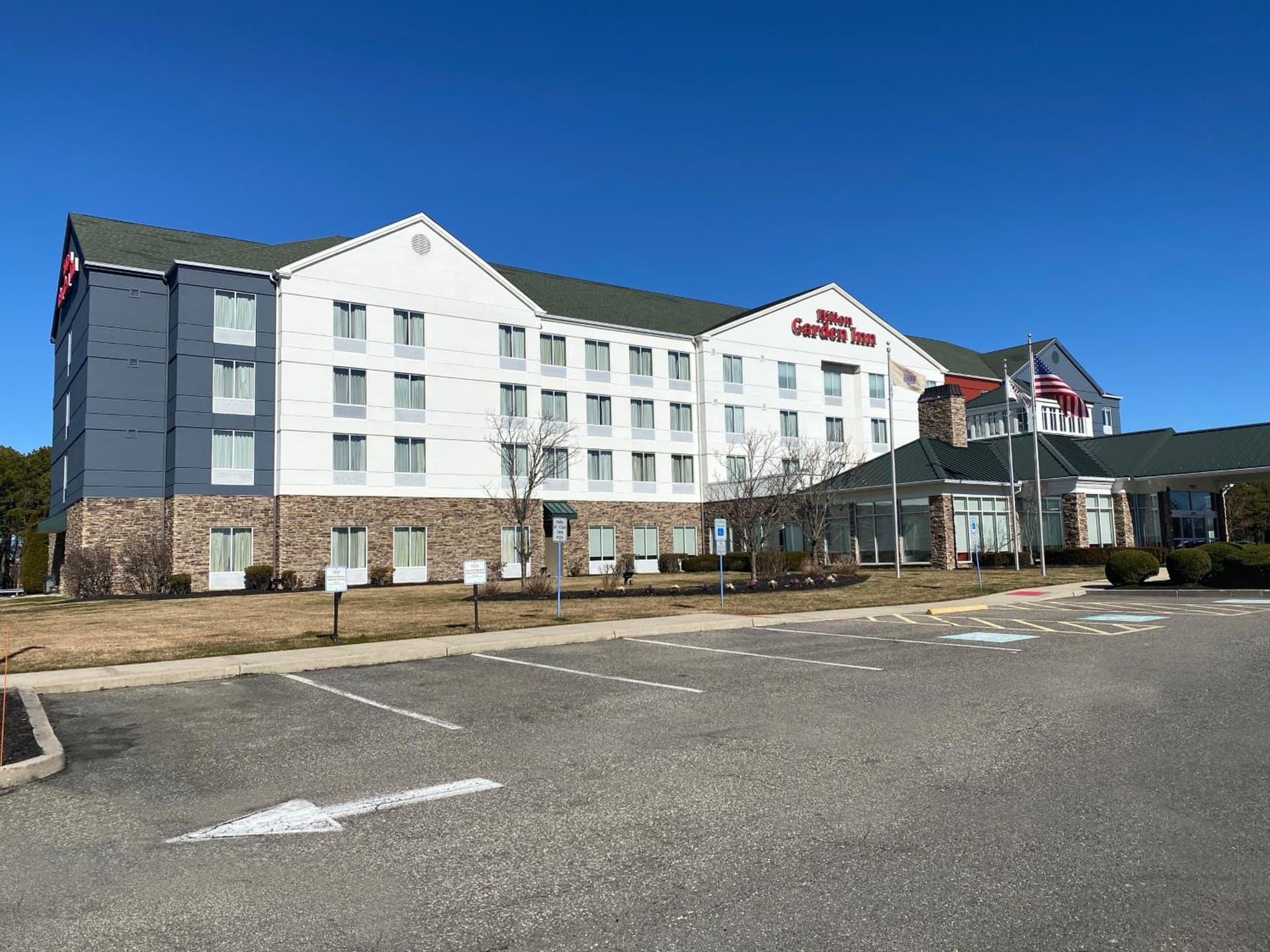 Hilton Garden Inn Lakewood interior in Lakewood, NJ — gallery photo 2