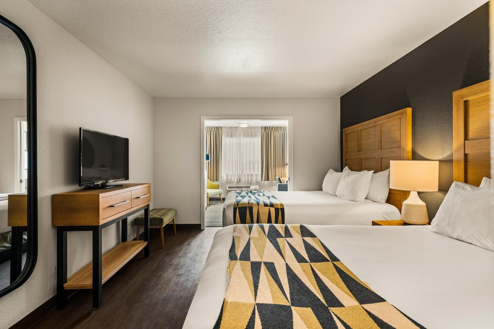 Oxford Suites Redding gallery photo in Redding, CA — image 16