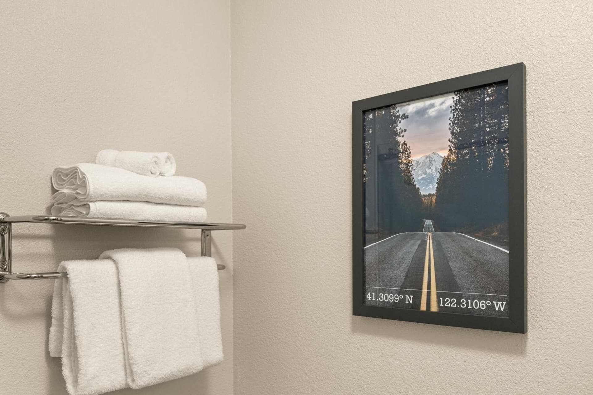Oxford Suites Redding gallery photo in Redding, CA — image 51