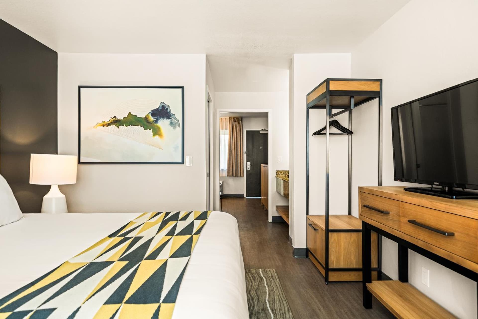 Oxford Suites Redding gallery photo in Redding, CA — image 49