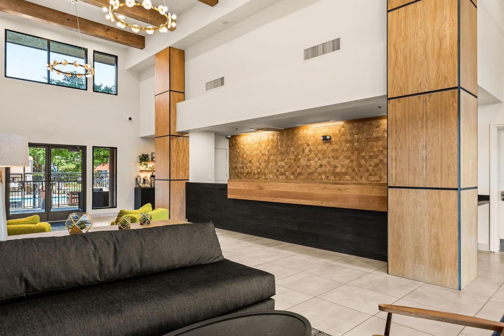 Oxford Suites Redding gallery photo in Redding, CA — image 56