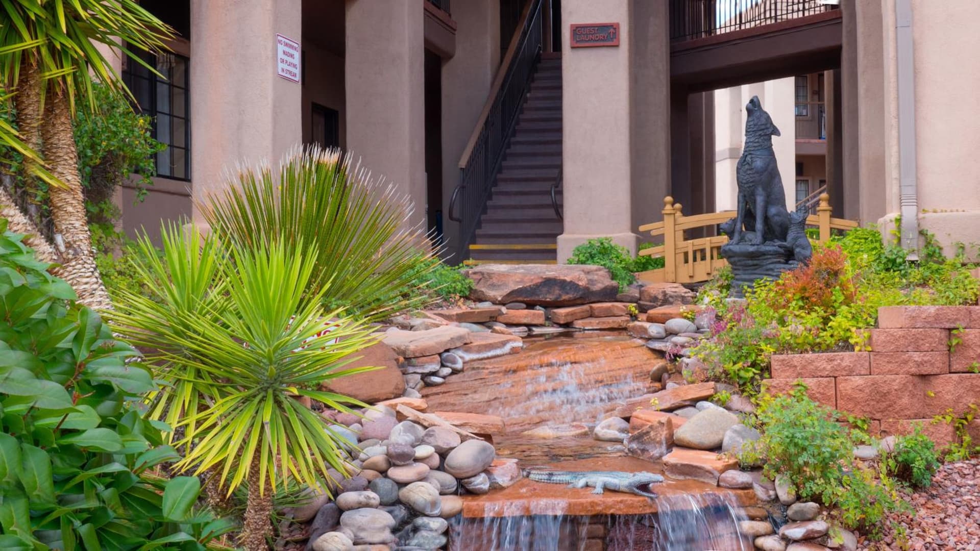 Mountain Modern Sedona, Tapestry Collection by Hilton interior in Sedona, AZ — gallery photo 2
