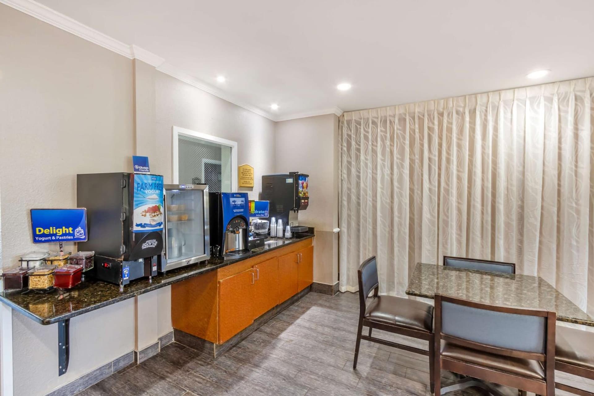 Comfort Inn & Suites North Charleston - Northwoods gallery photo in Charleston, SC — image 29