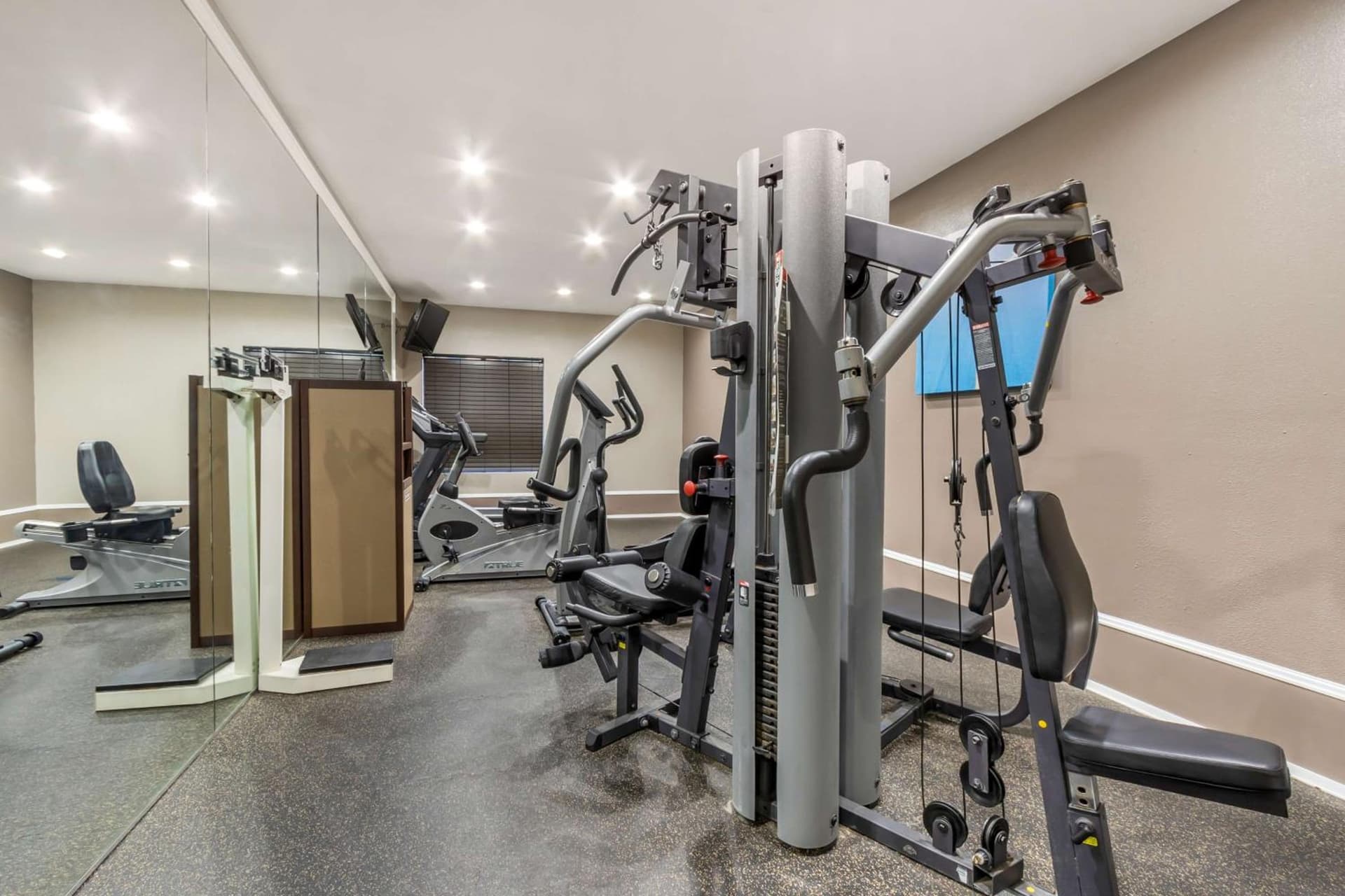 Comfort Inn & Suites North Charleston - Northwoods gallery photo in Charleston, SC — image 18