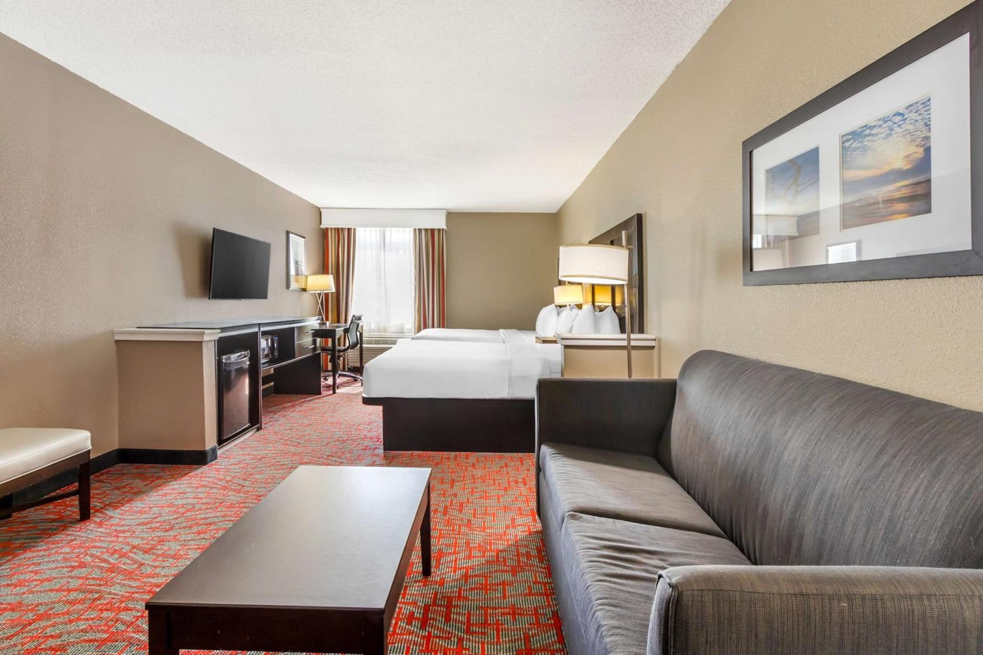 Comfort Inn & Suites North Charleston - Northwoods interior in Charleston, SC — gallery photo 2
