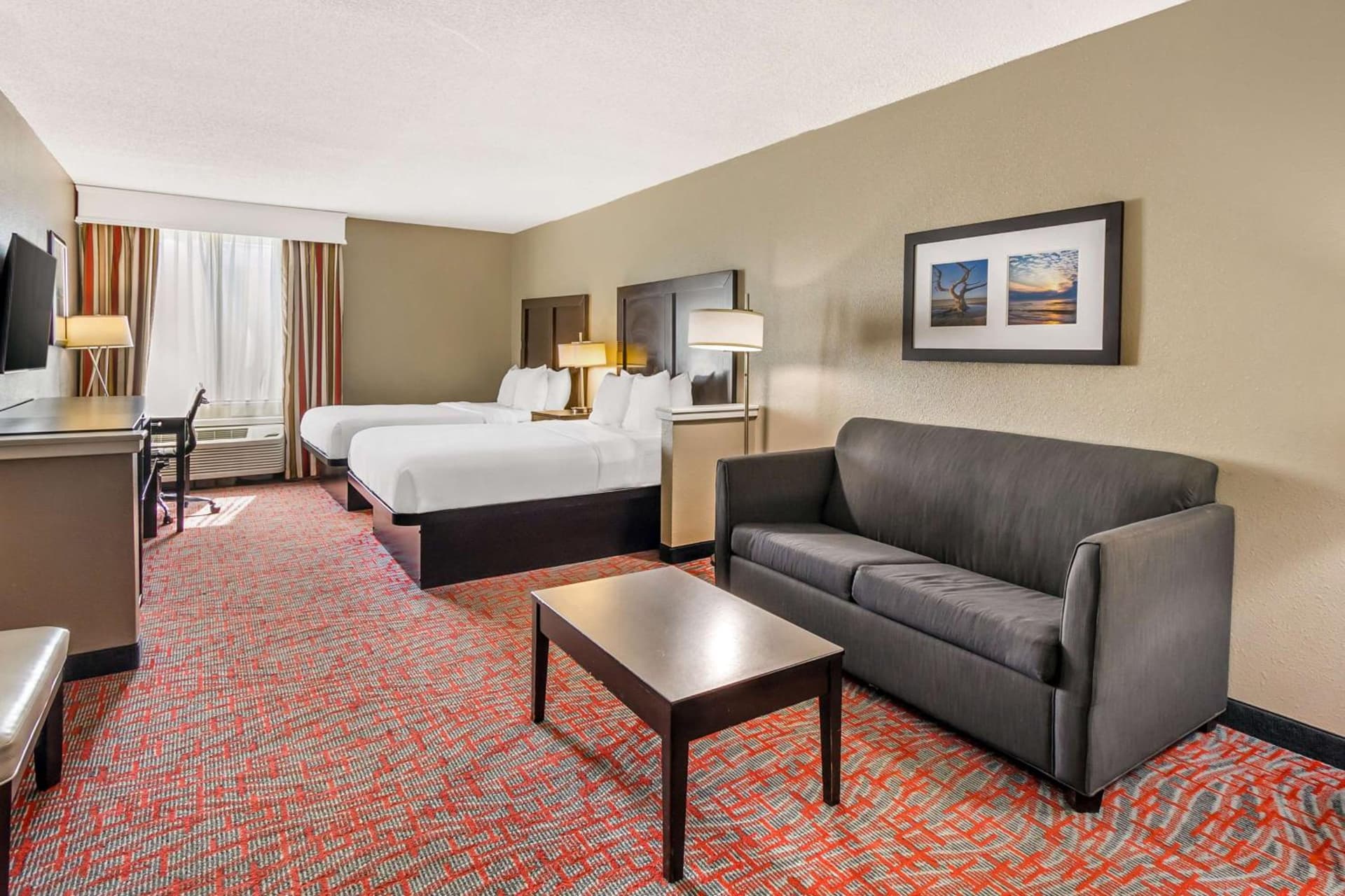 Comfort Inn & Suites North Charleston - Northwoods gallery photo in Charleston, SC — image 12