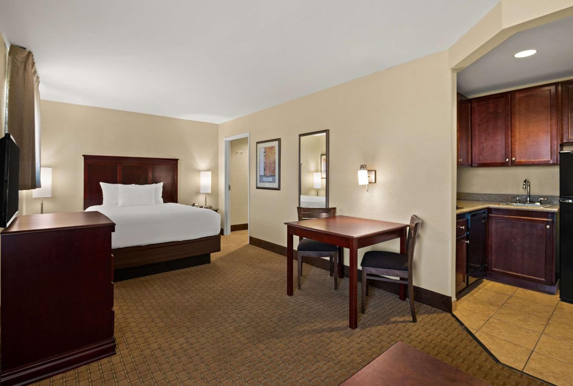 MainStay Suites Houma interior in Houma, LA — gallery photo 2