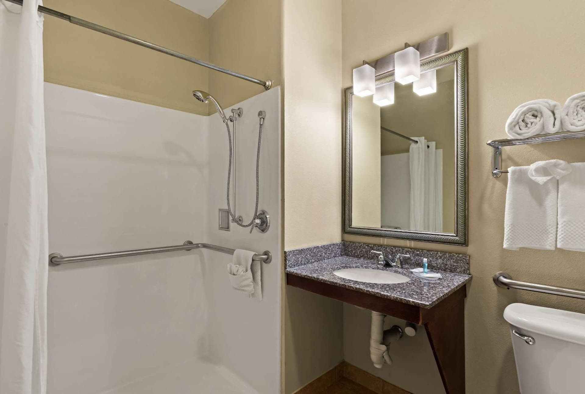 MainStay Suites Houma gallery photo in Houma, LA — image 14