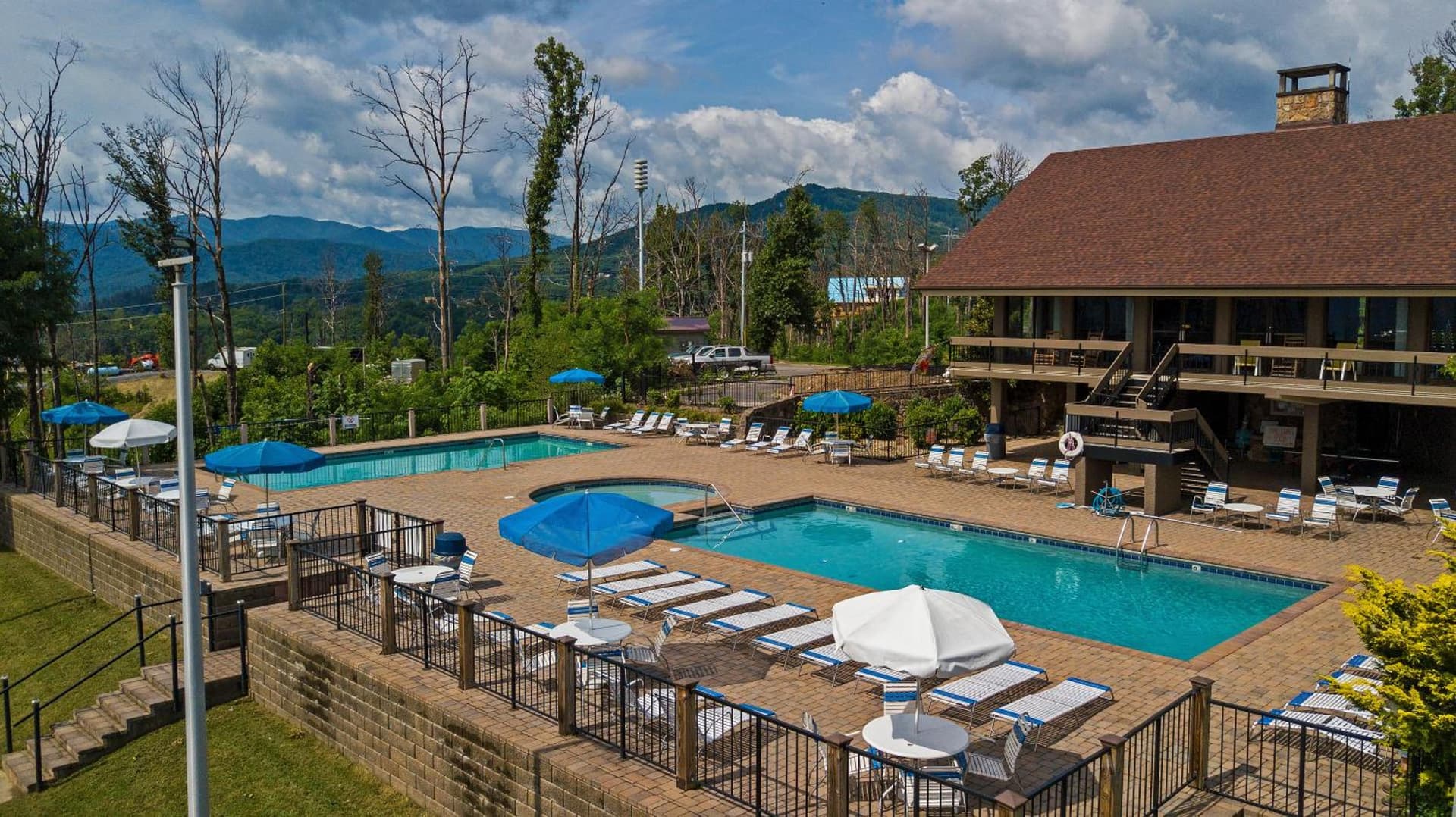 Bearly Hidden Ridge interior in Gatlinburg, TN — gallery photo 2