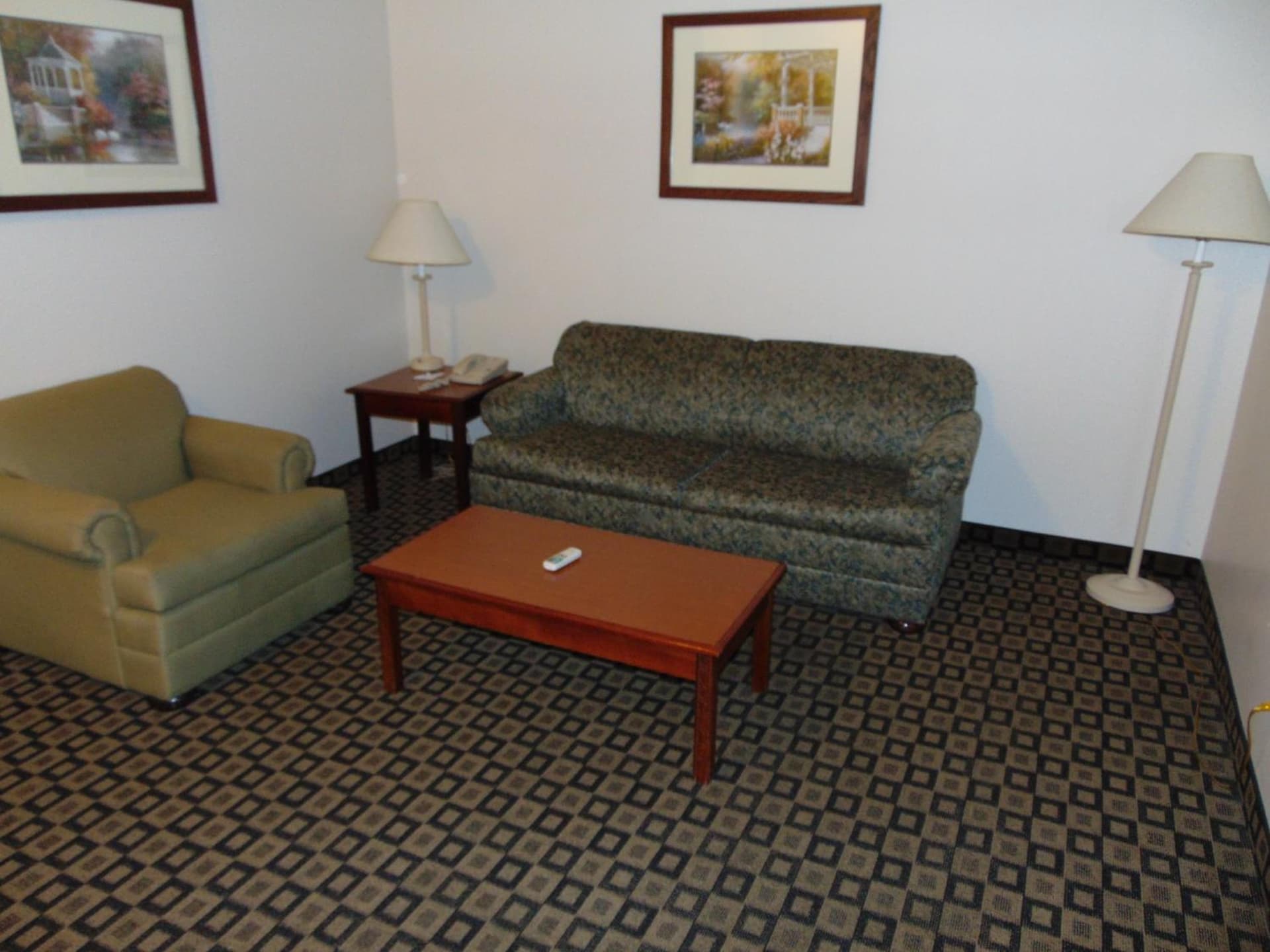Days Inn by Wyndham Pentwater gallery photo in Pentwater, MI — image 4