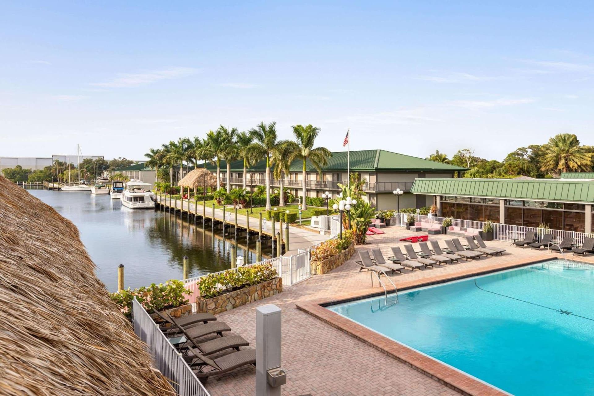 Ramada by Wyndham Sarasota Waterfront gallery photo in Sarasota, FL — image 10