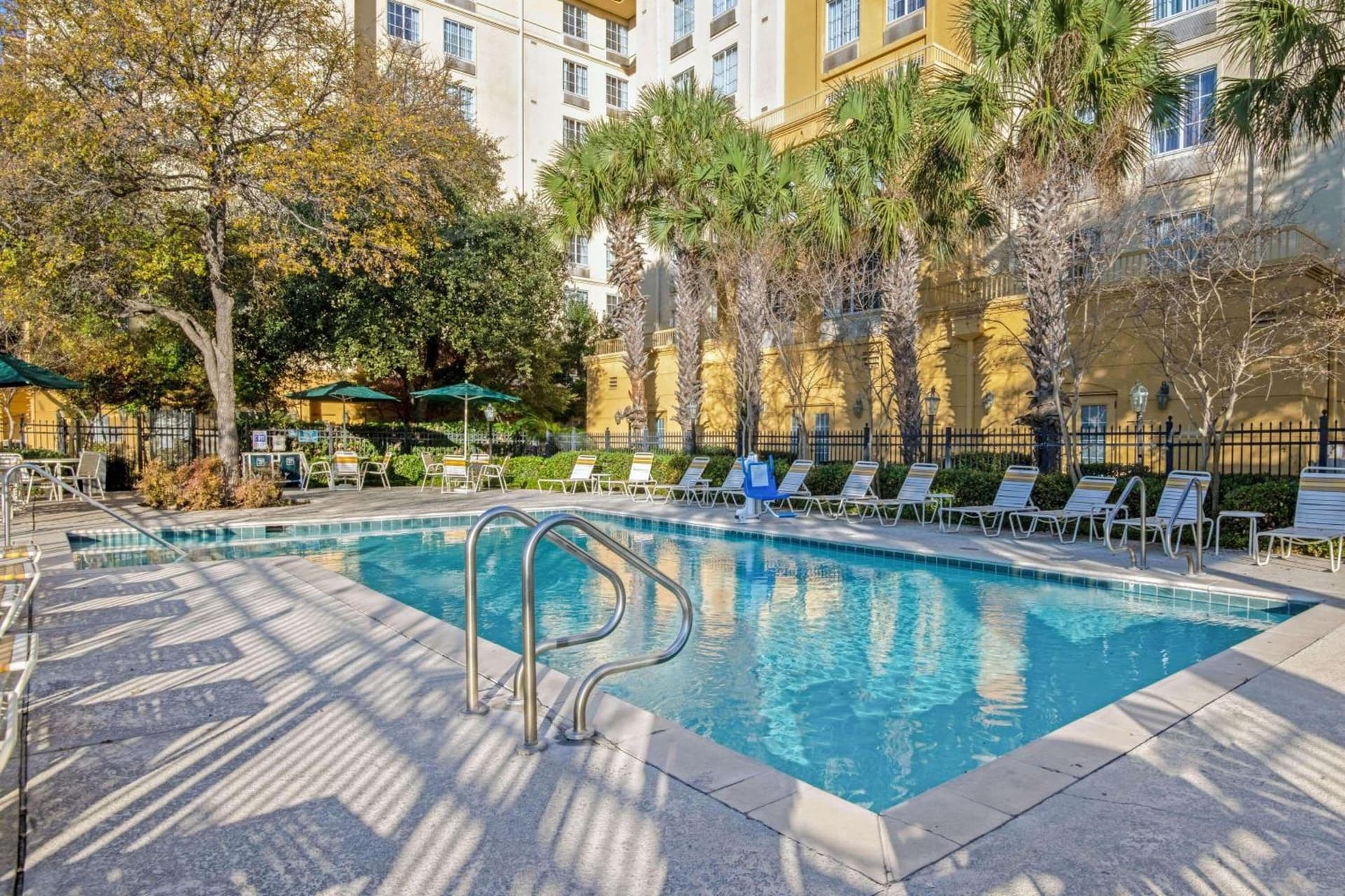 La Quinta by Wyndham San Antonio Airport interior in San Antonio, TX — gallery photo 2