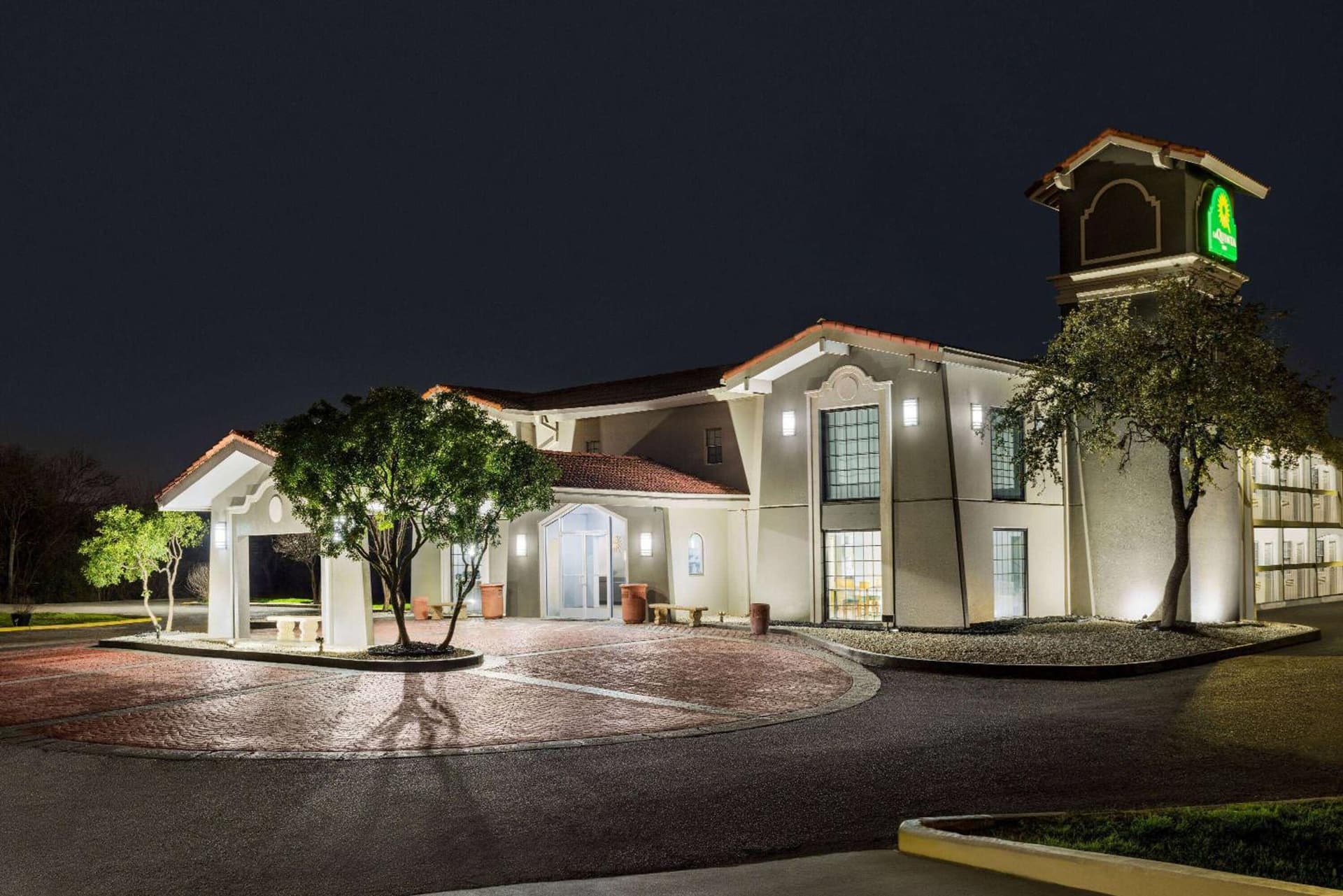 La Quinta Inn by Wyndham San Antonio Lackland property views in San Antonio, TX — gallery photo 3