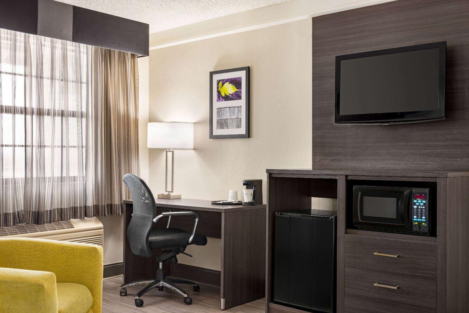 La Quinta Inn by Wyndham San Antonio I-35 N at Toepperwein gallery photo in San Antonio, TX — image 12
