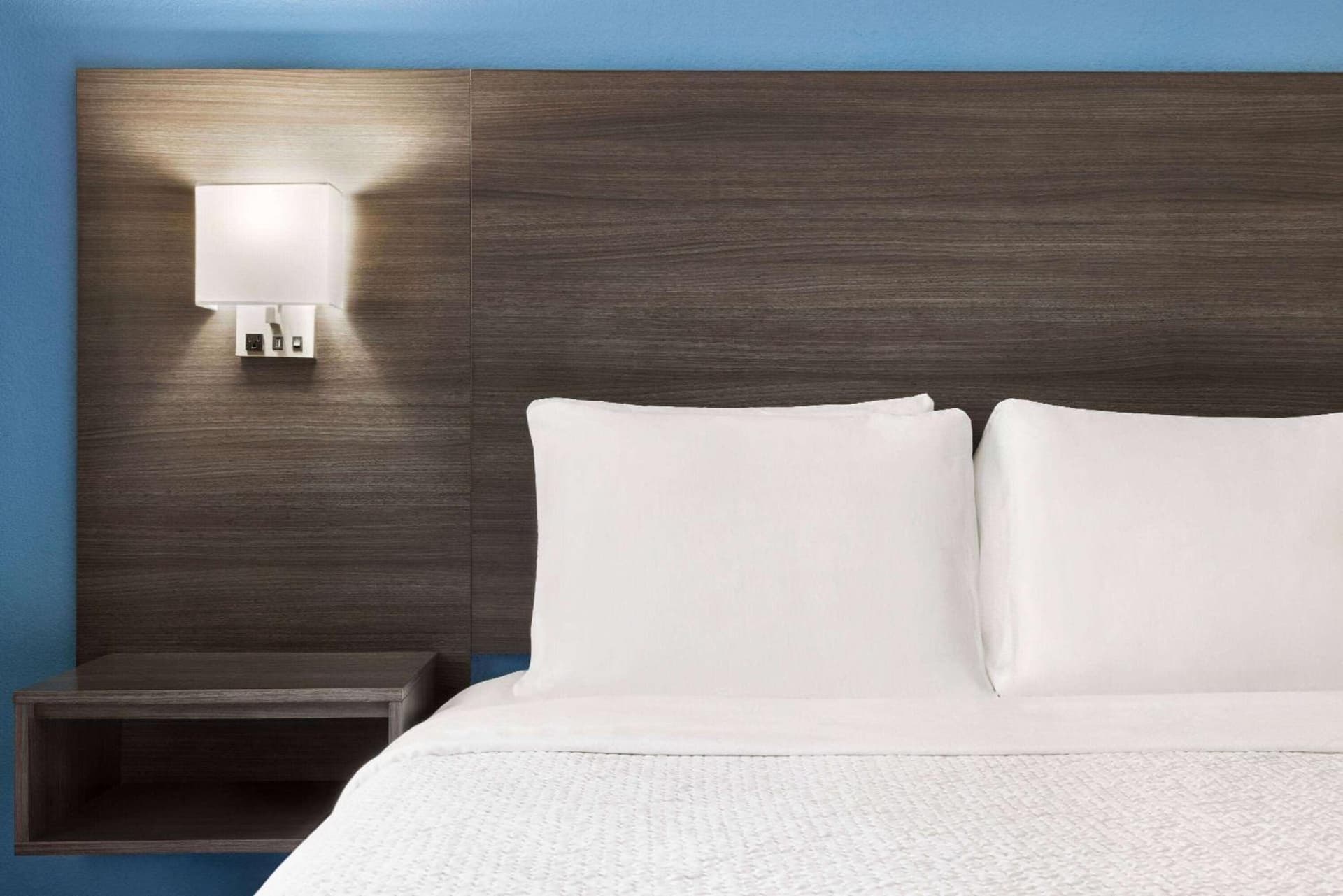 La Quinta Inn by Wyndham San Antonio I-35 N at Toepperwein gallery photo in San Antonio, TX — image 6