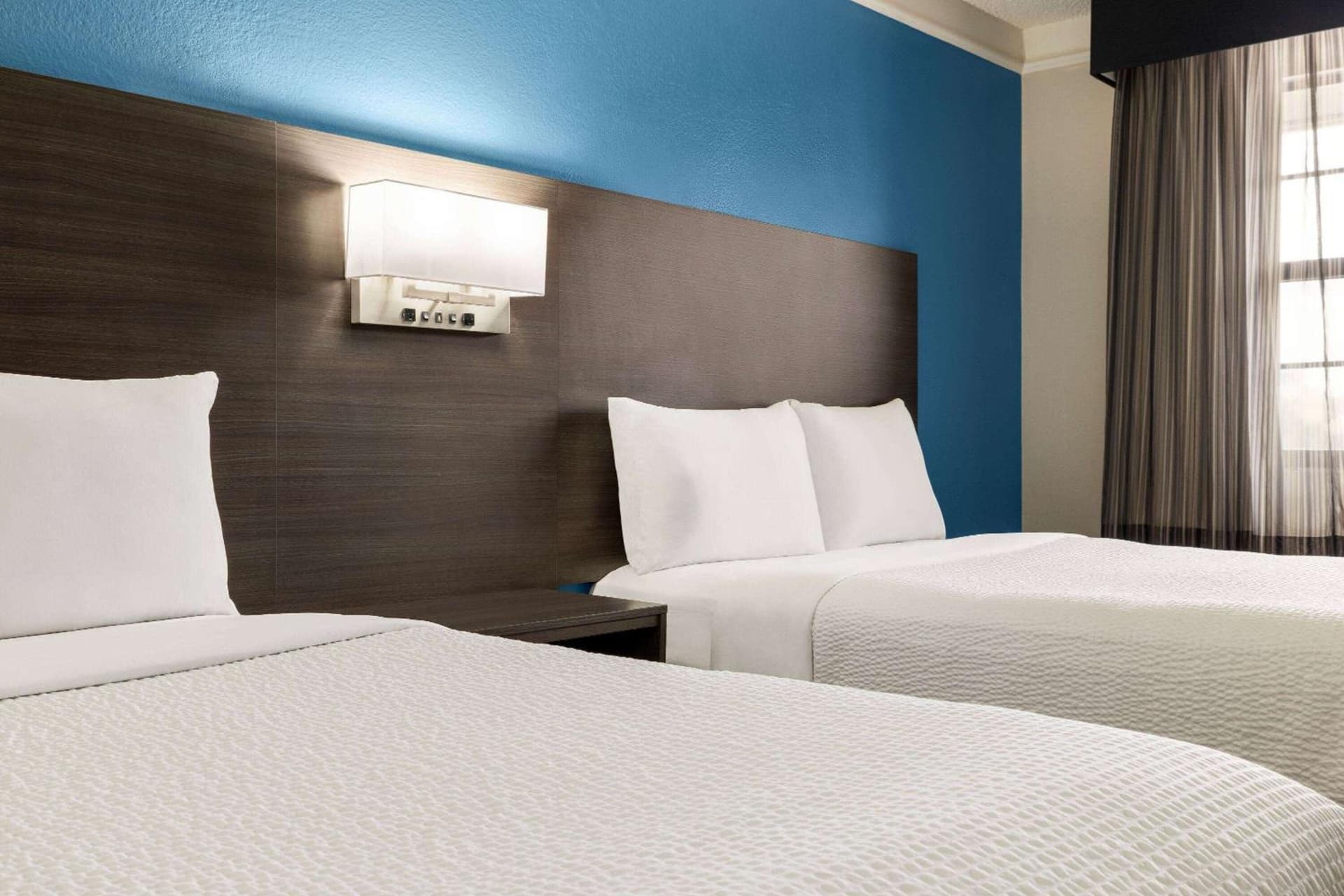 La Quinta Inn by Wyndham San Antonio I-35 N at Toepperwein gallery photo in San Antonio, TX — image 32
