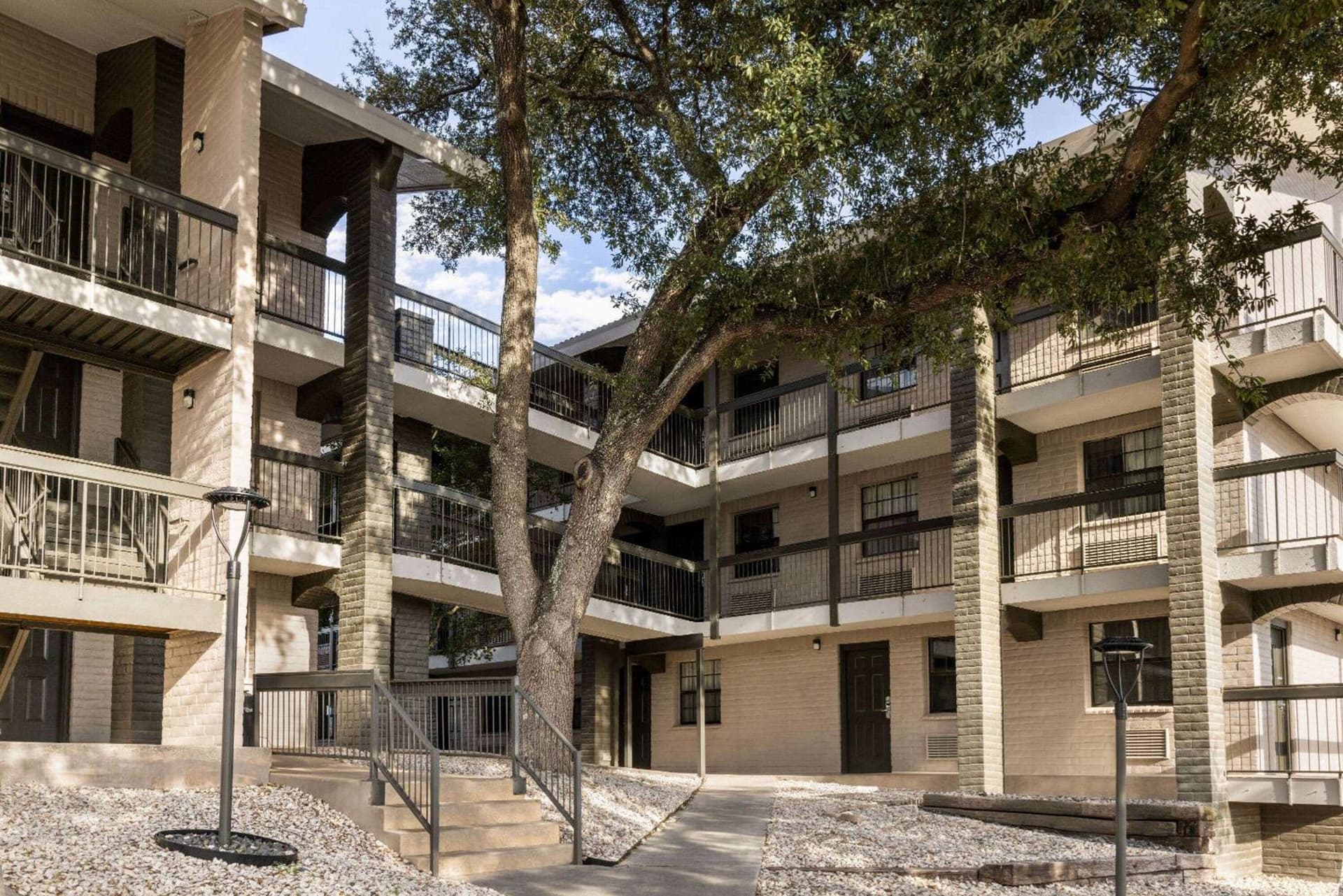 La Quinta Inn by Wyndham San Antonio I-35 N at Toepperwein gallery photo in San Antonio, TX — image 21