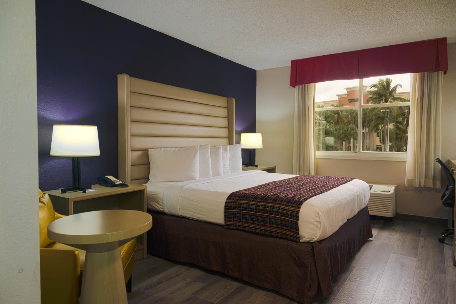 The Palms Inn & Suites Miami, Kendall, FL property views in Kendall, FL — gallery photo 3