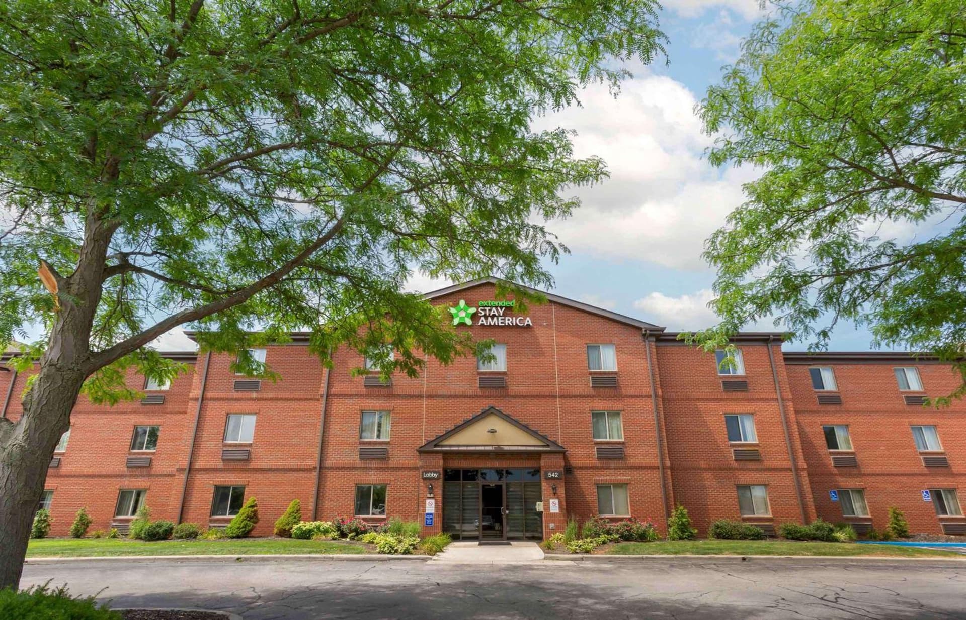 Extended Stay America Suites - Toledo - Maumee interior in Maumee, OH — gallery photo 2