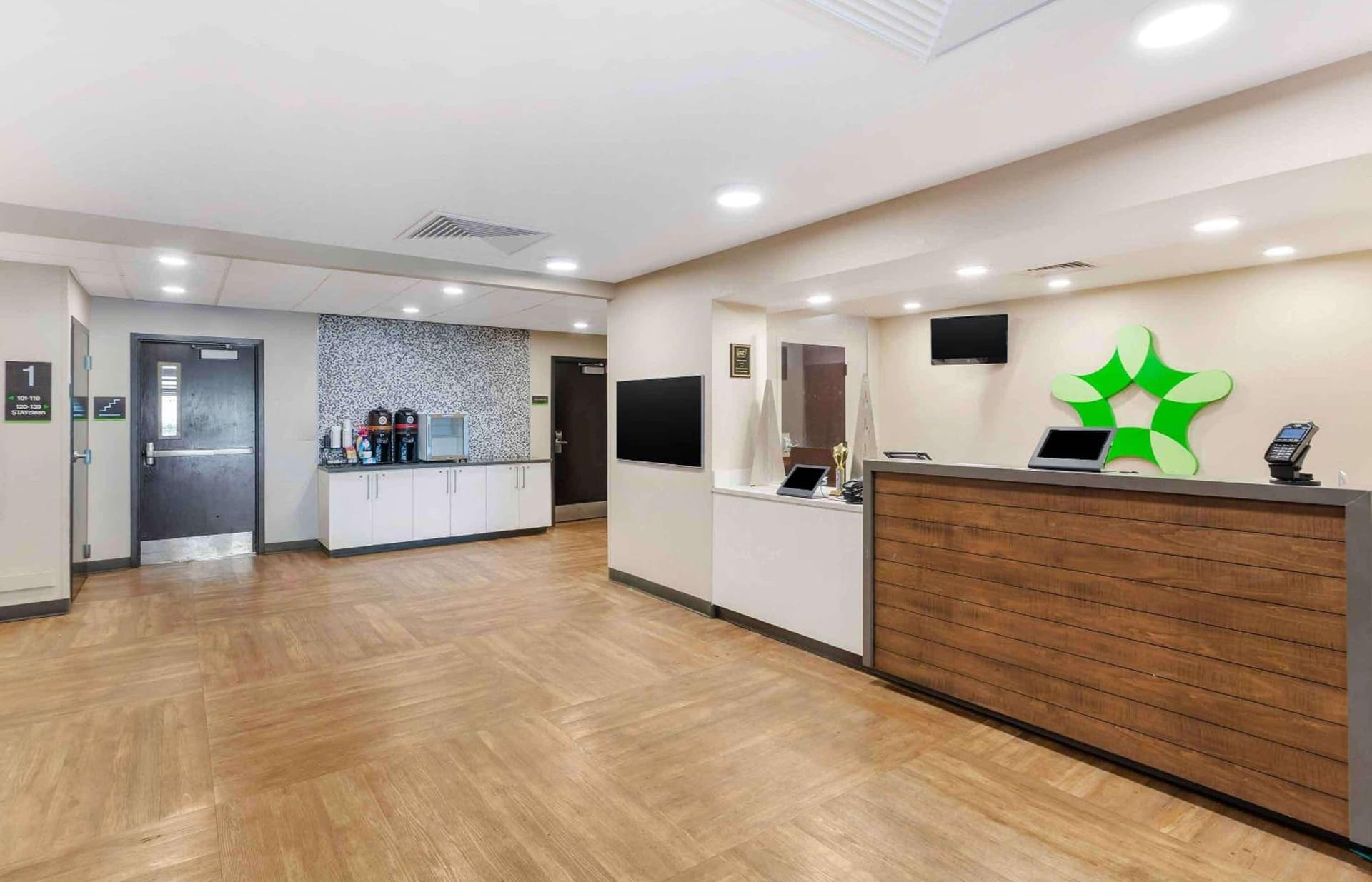 Extended Stay America Premier Suites - Fort Lauderdale - Deerfield Beach property views in Deerfield Beach, FL — gallery photo 3