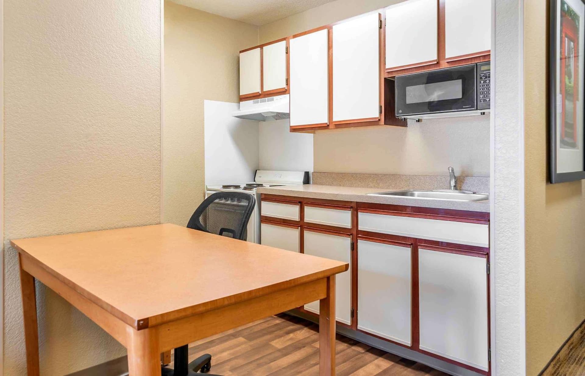 Extended Stay America Select Suites - Detroit - Warren gallery photo in Warren, MI — image 23