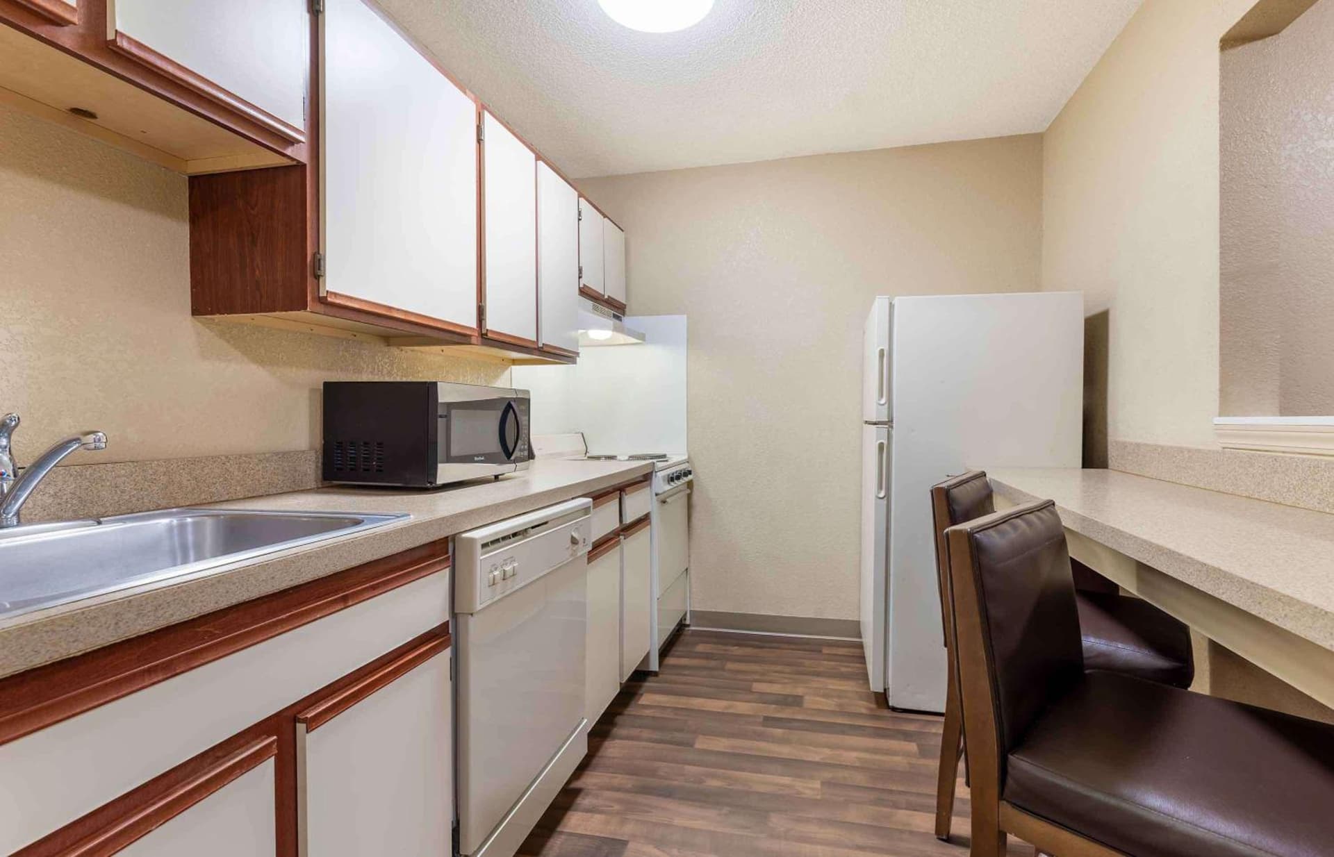 Extended Stay America Select Suites - Detroit - Warren gallery photo in Warren, MI — image 10