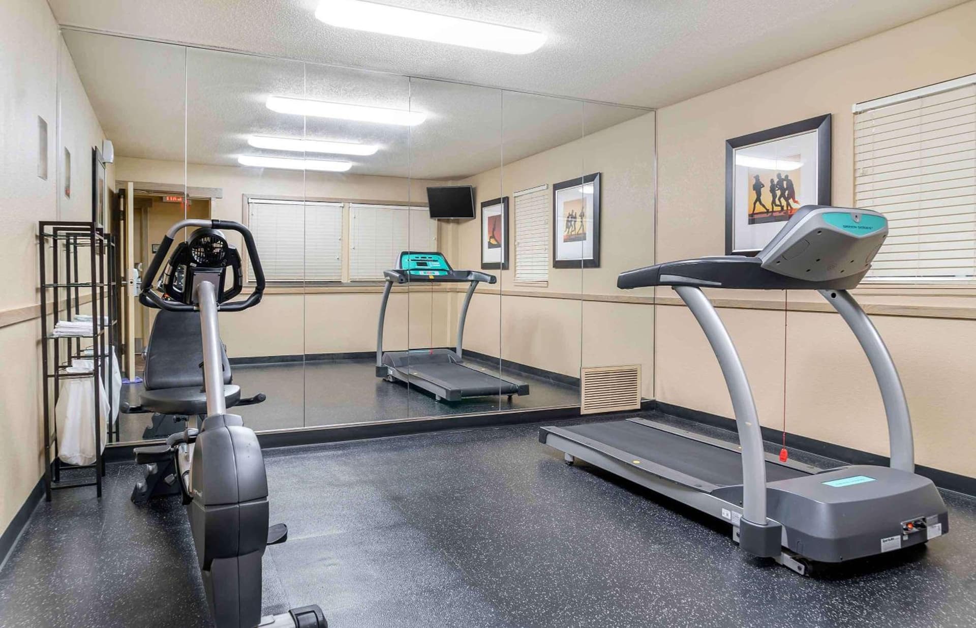 Extended Stay America Select Suites - Detroit - Warren gallery photo in Warren, MI — image 9
