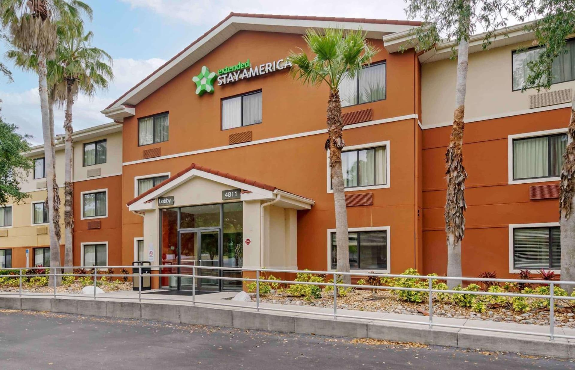 Extended Stay America Select Suites Tampa Airport Memorial Hwy featured exterior or lobby in Tampa, FL — similar hotel