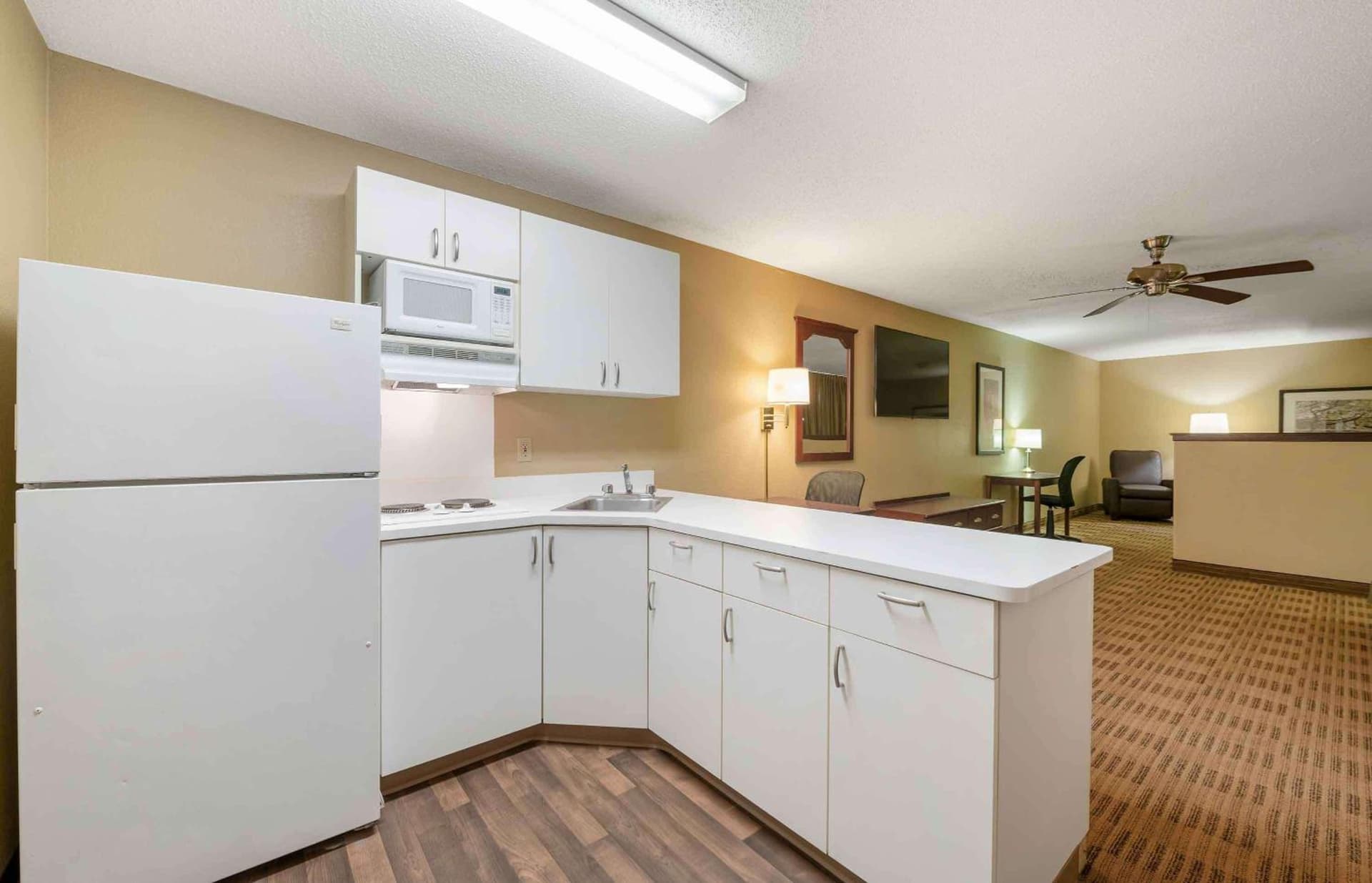 Extended Stay America Suites - Hampton - Coliseum gallery photo in Hampton, VA — image 17