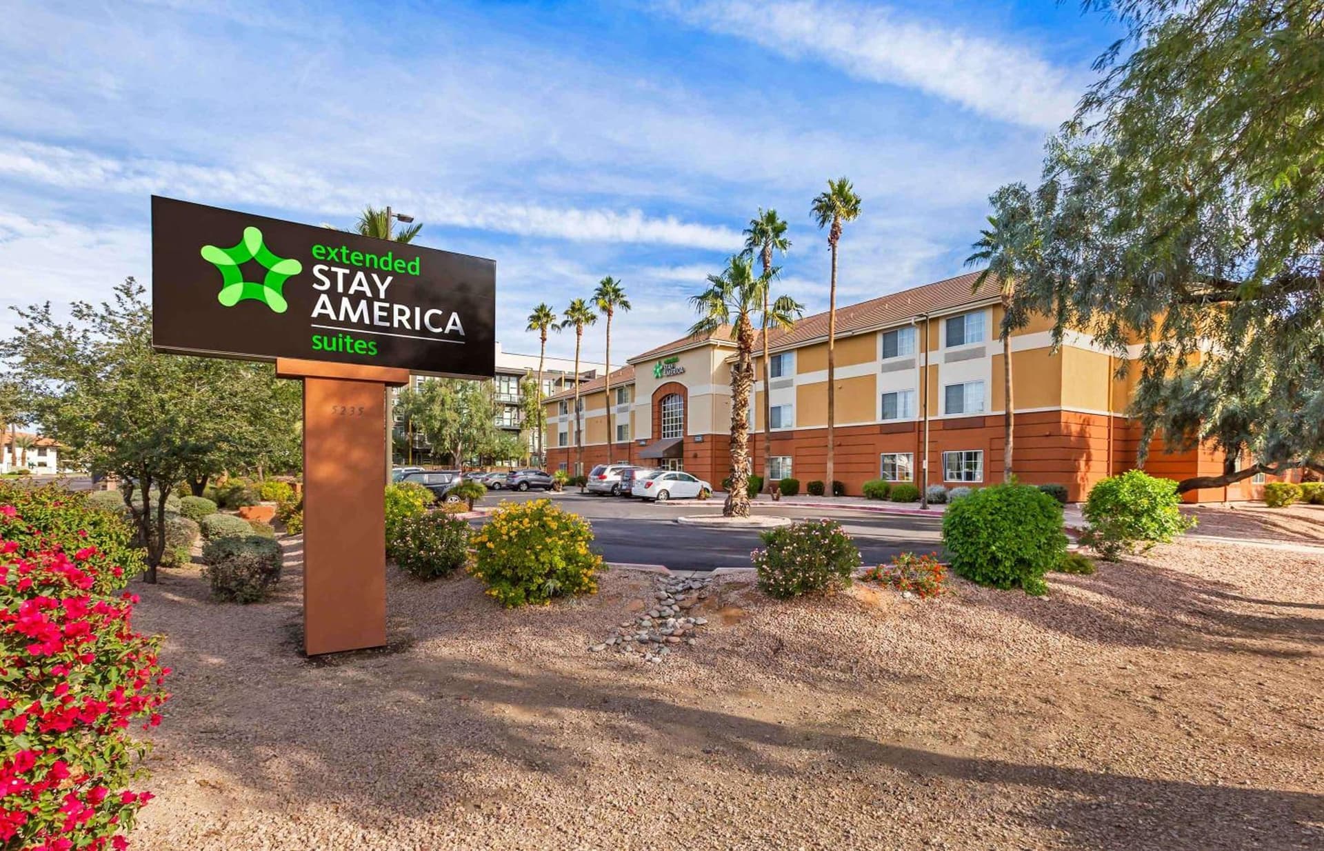 Extended Stay America Suites - Phoenix - Biltmore interior in Phoenix, AZ — gallery photo 2