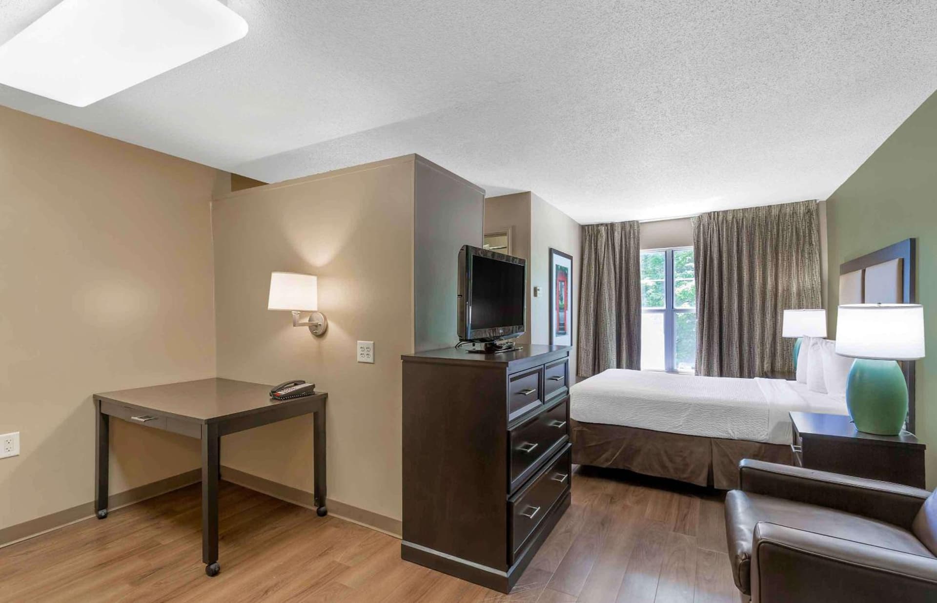 Extended Stay America Suites - Raleigh - RTP - 4919 Miami Blvd gallery photo in Durham, NC — image 73