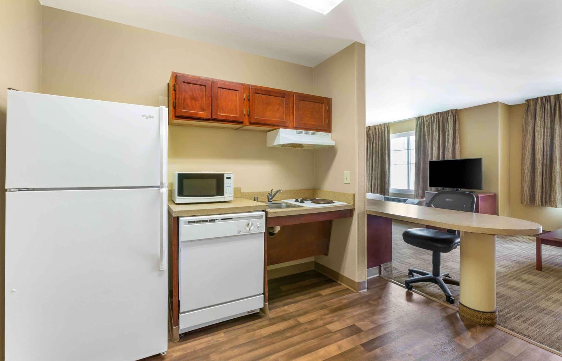 Extended Stay America Suites - Raleigh - RTP - 4919 Miami Blvd gallery photo in Durham, NC — image 9