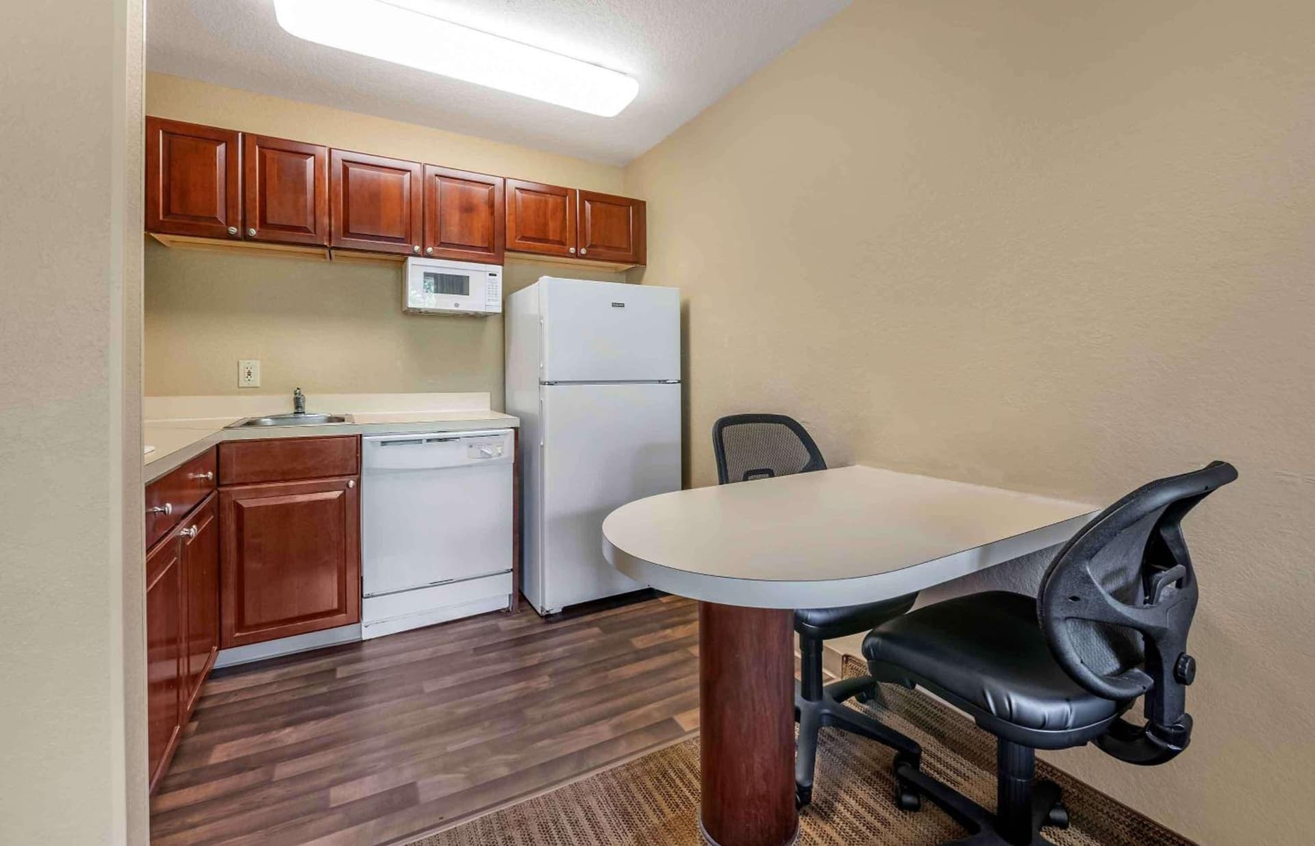 Extended Stay America Suites - Raleigh - RTP - 4919 Miami Blvd gallery photo in Durham, NC — image 44