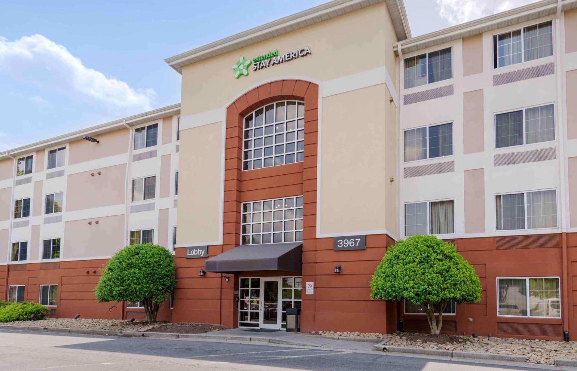 Extended Stay America Select Suites - Atlanta - Buckhead featured exterior or lobby in Atlanta, GA — similar hotel