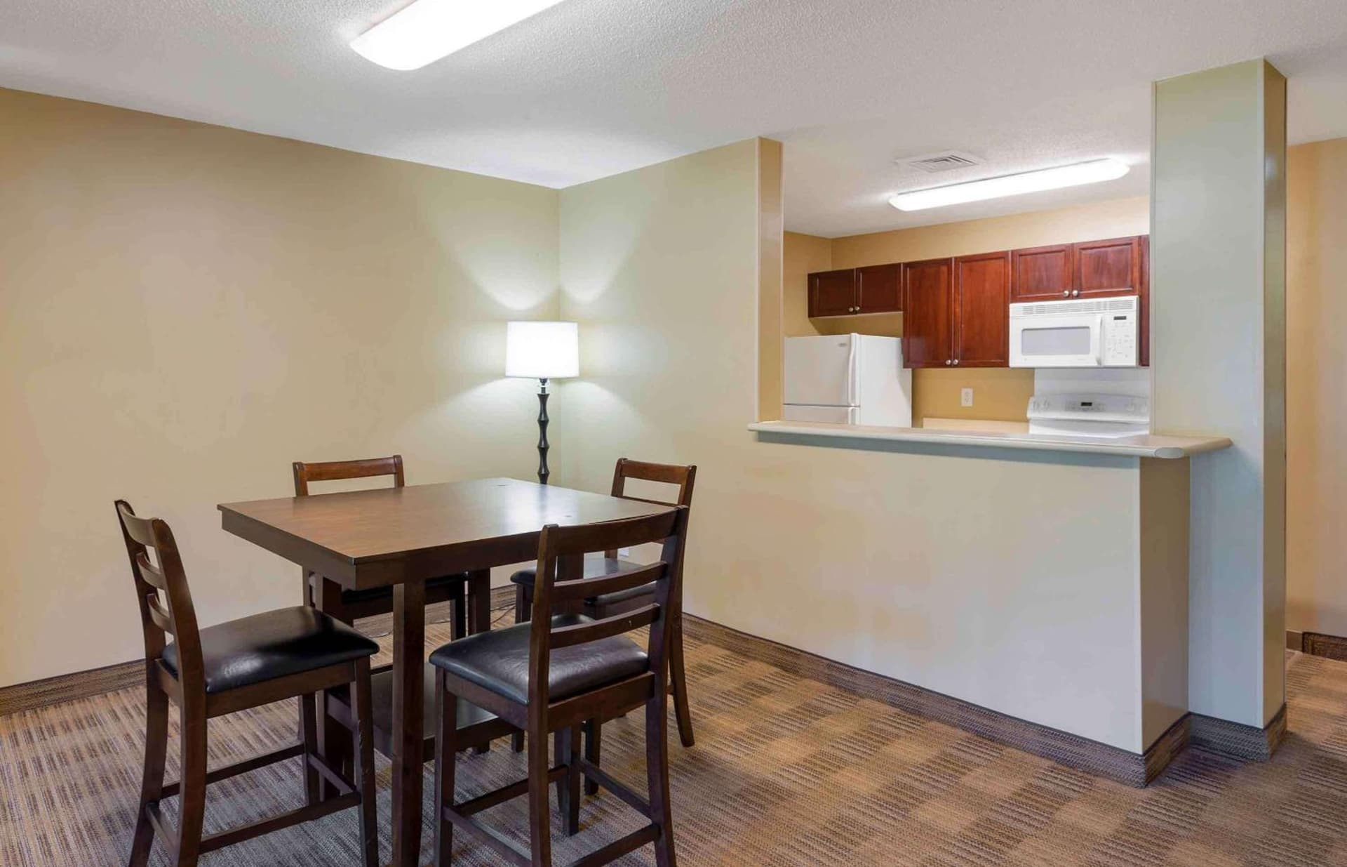 Extended Stay America Suites - Raleigh - RTP - 4919 Miami Blvd gallery photo in Durham, NC — image 16