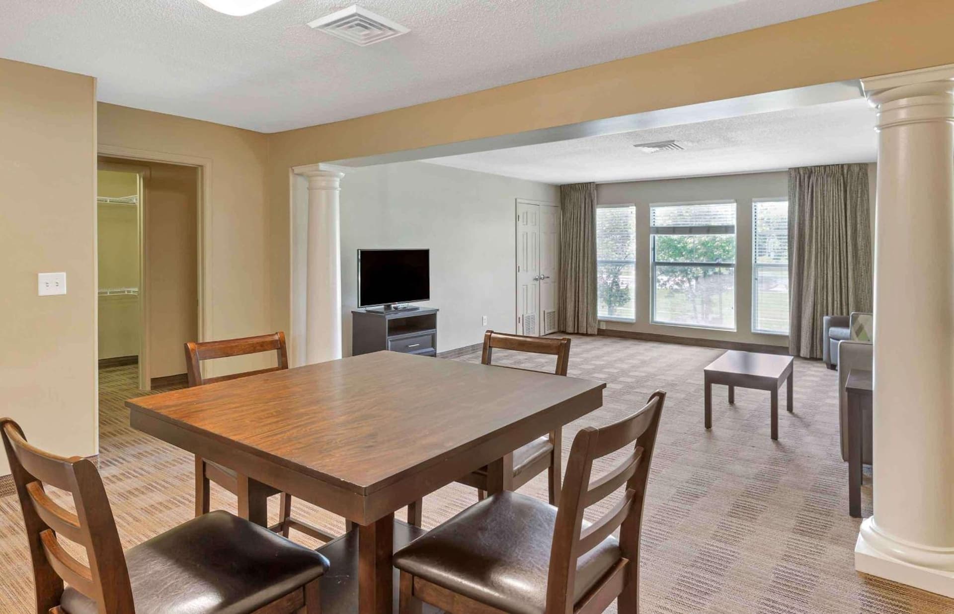Extended Stay America Suites - Raleigh - RTP - 4919 Miami Blvd gallery photo in Durham, NC — image 63