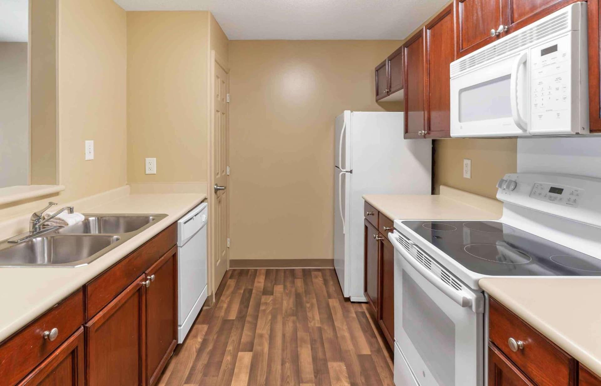 Extended Stay America Suites - Raleigh - RTP - 4919 Miami Blvd gallery photo in Durham, NC — image 35