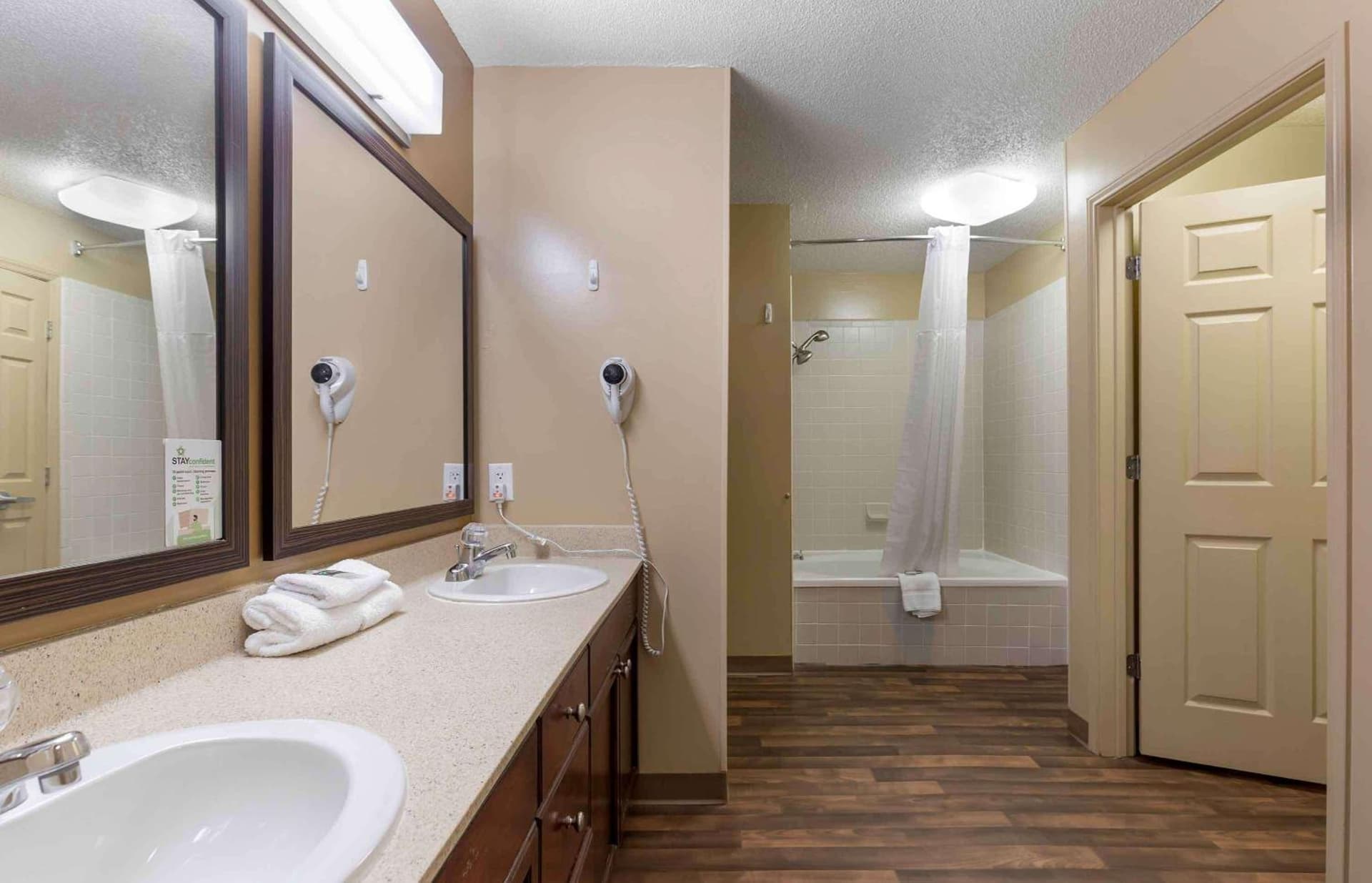 Extended Stay America Suites - Raleigh - RTP - 4919 Miami Blvd gallery photo in Durham, NC — image 69