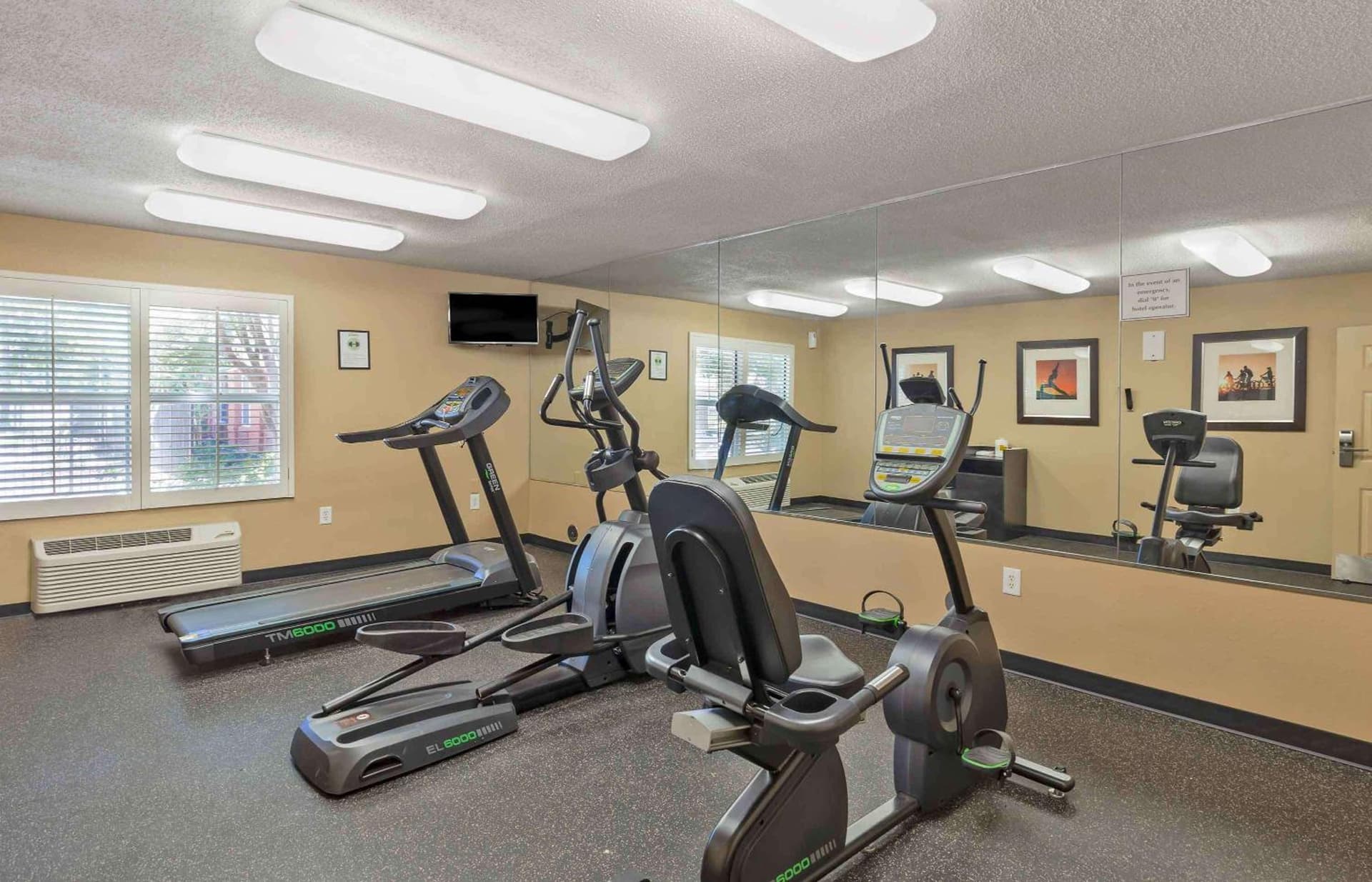 Extended Stay America Suites - Raleigh - RTP - 4919 Miami Blvd gallery photo in Durham, NC — image 61