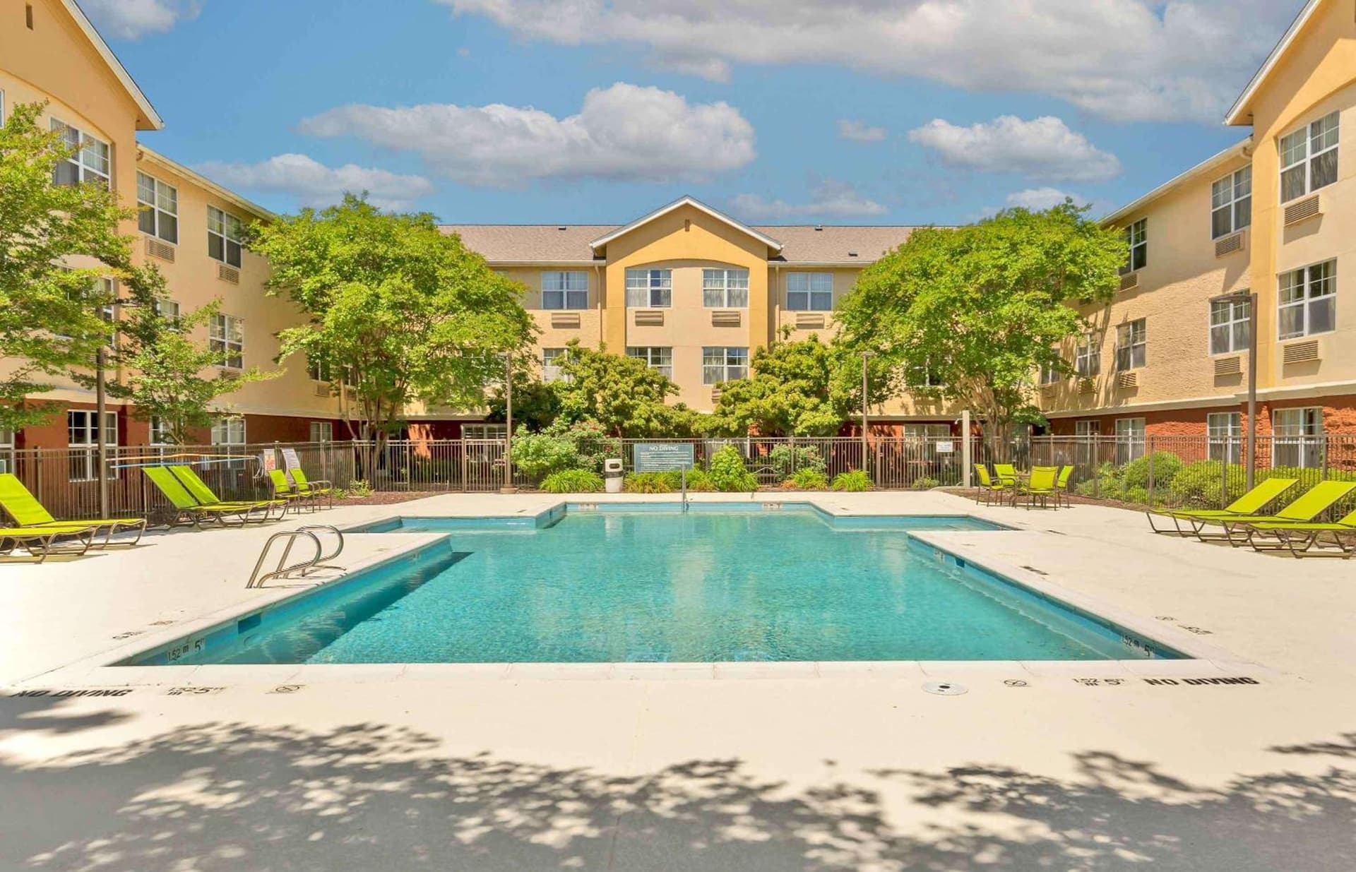Extended Stay America Suites - Raleigh - RTP - 4919 Miami Blvd gallery photo in Durham, NC — image 13