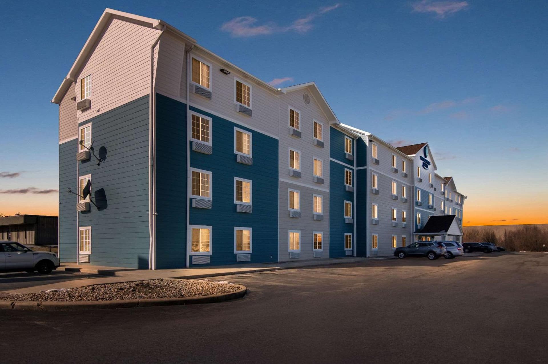 WoodSpring Suites Champaign near University interior in Champaign, IL — gallery photo 2