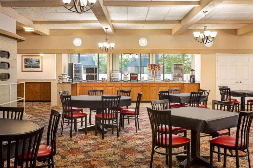 AmericInn by Wyndham La Crosse Riverfront-Conference Center gallery photo in La Crosse, WI — image 19