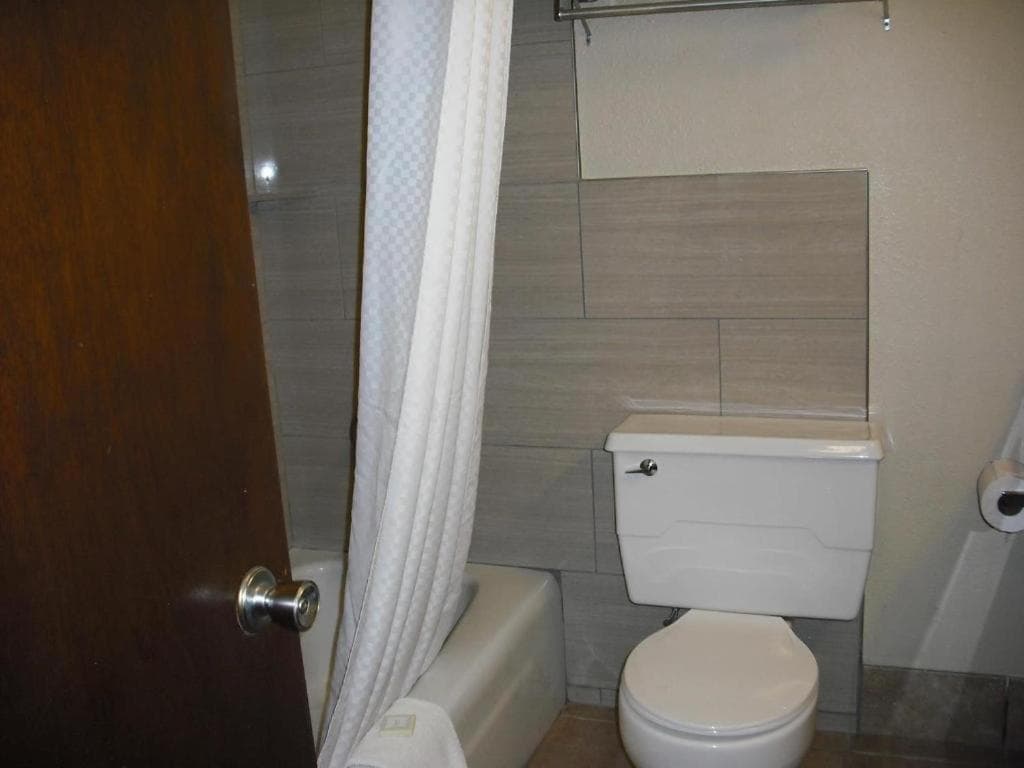 AmericInn by Wyndham La Crosse Riverfront-Conference Center gallery photo in La Crosse, WI — image 33