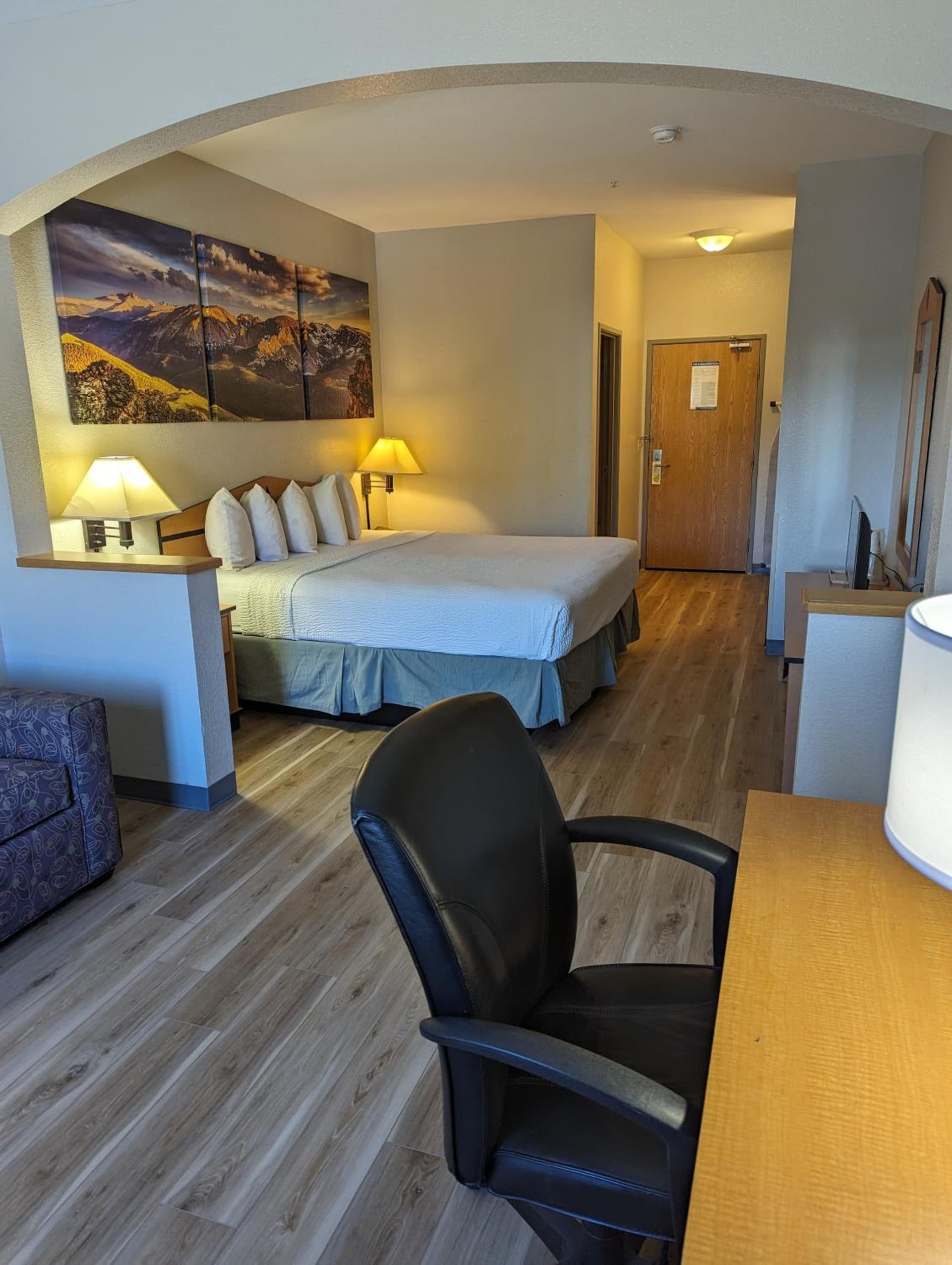 Days Inn & Suites by Wyndham Castle Rock gallery photo in Castle Rock, CO — image 23