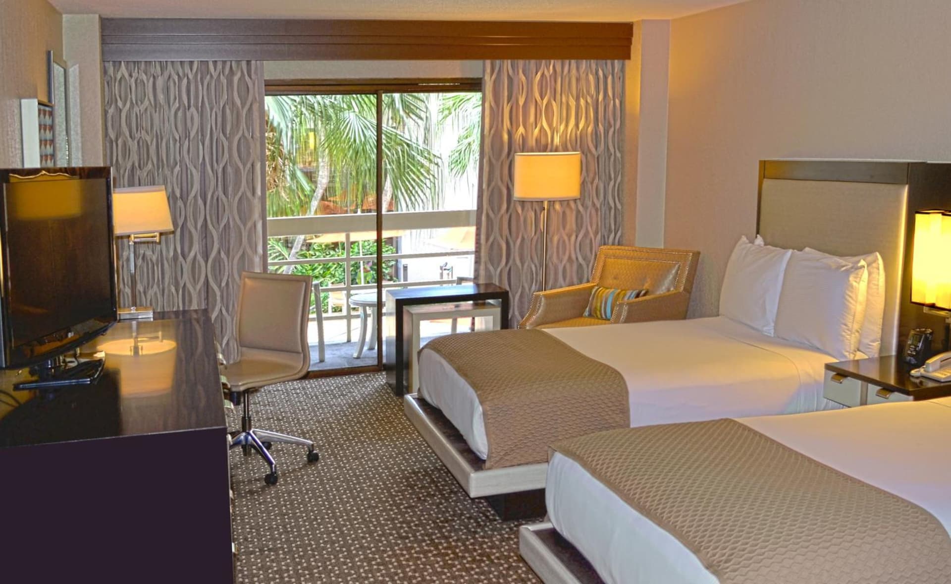 DoubleTree by Hilton Hotel Houston Hobby Airport gallery photo in Houston, TX — image 11
