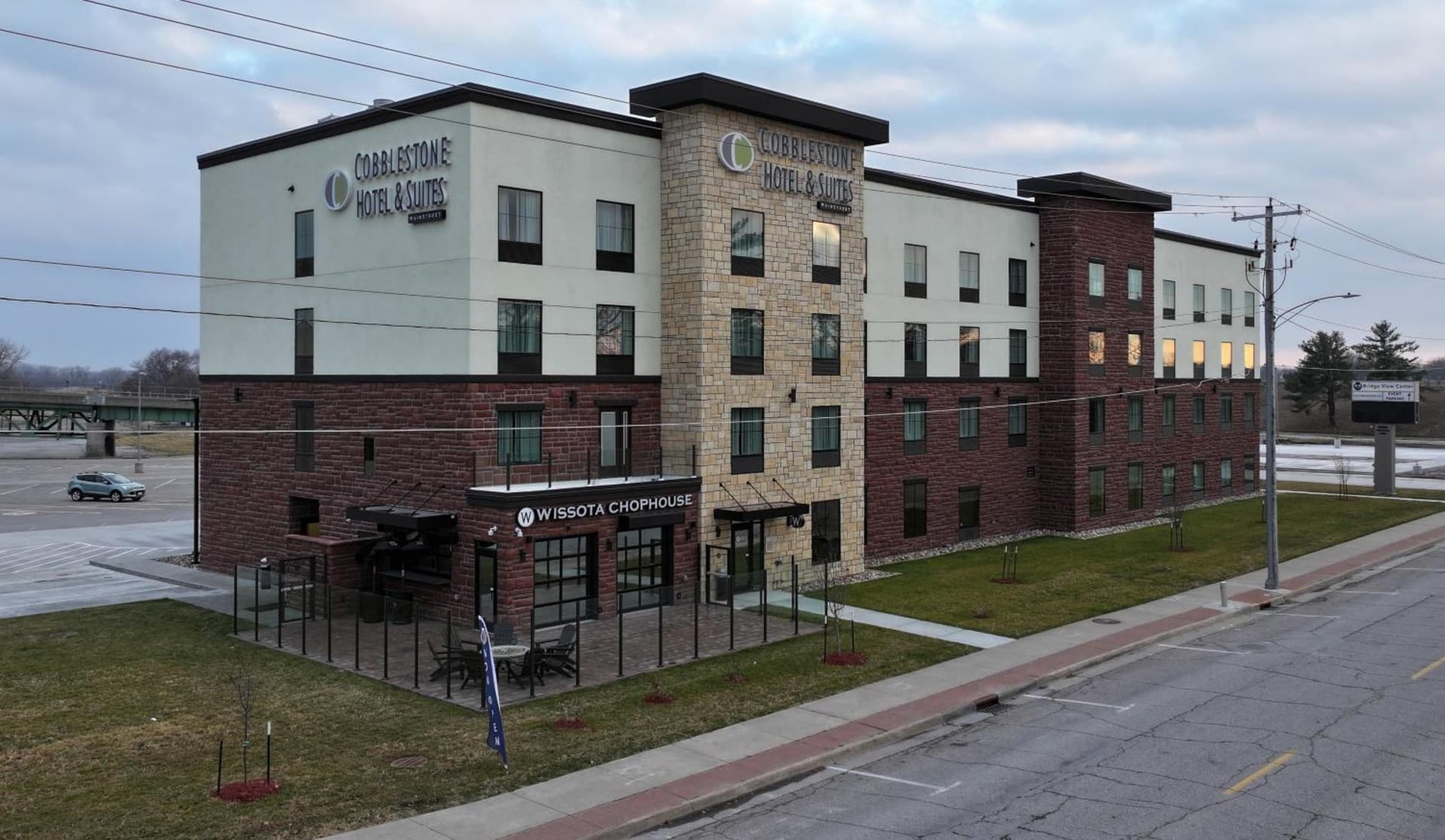 Cobblestone Hotel & Suites - Ottumwa featured exterior or lobby in Ottumwa, IA — similar hotel