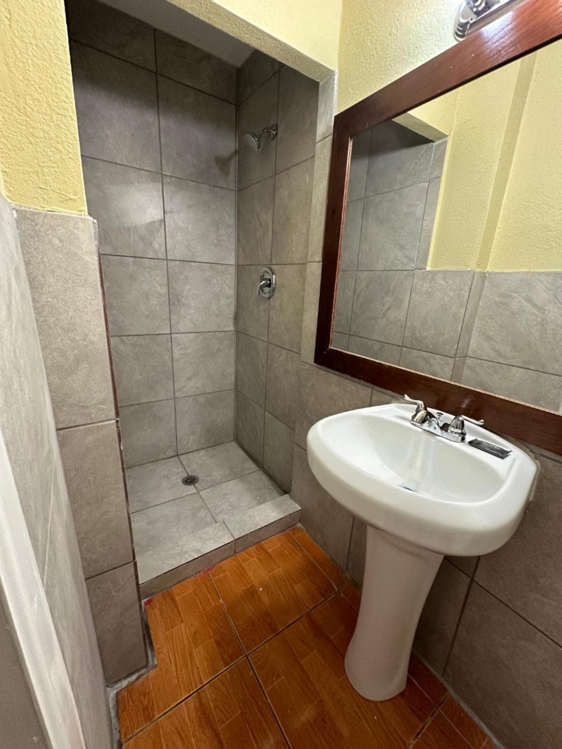 Royal Inn interior in Kenedy, TX — gallery photo 2