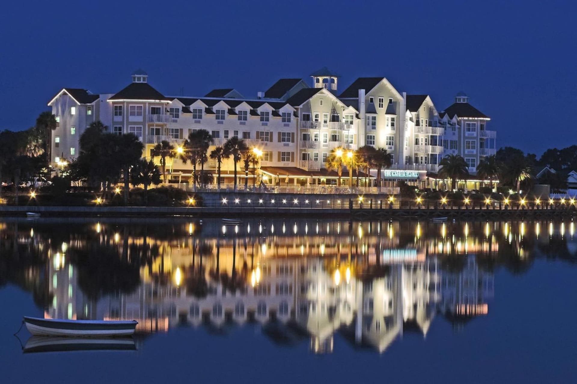 The Waterfront Inn interior in The Villages, FL — gallery photo 2
