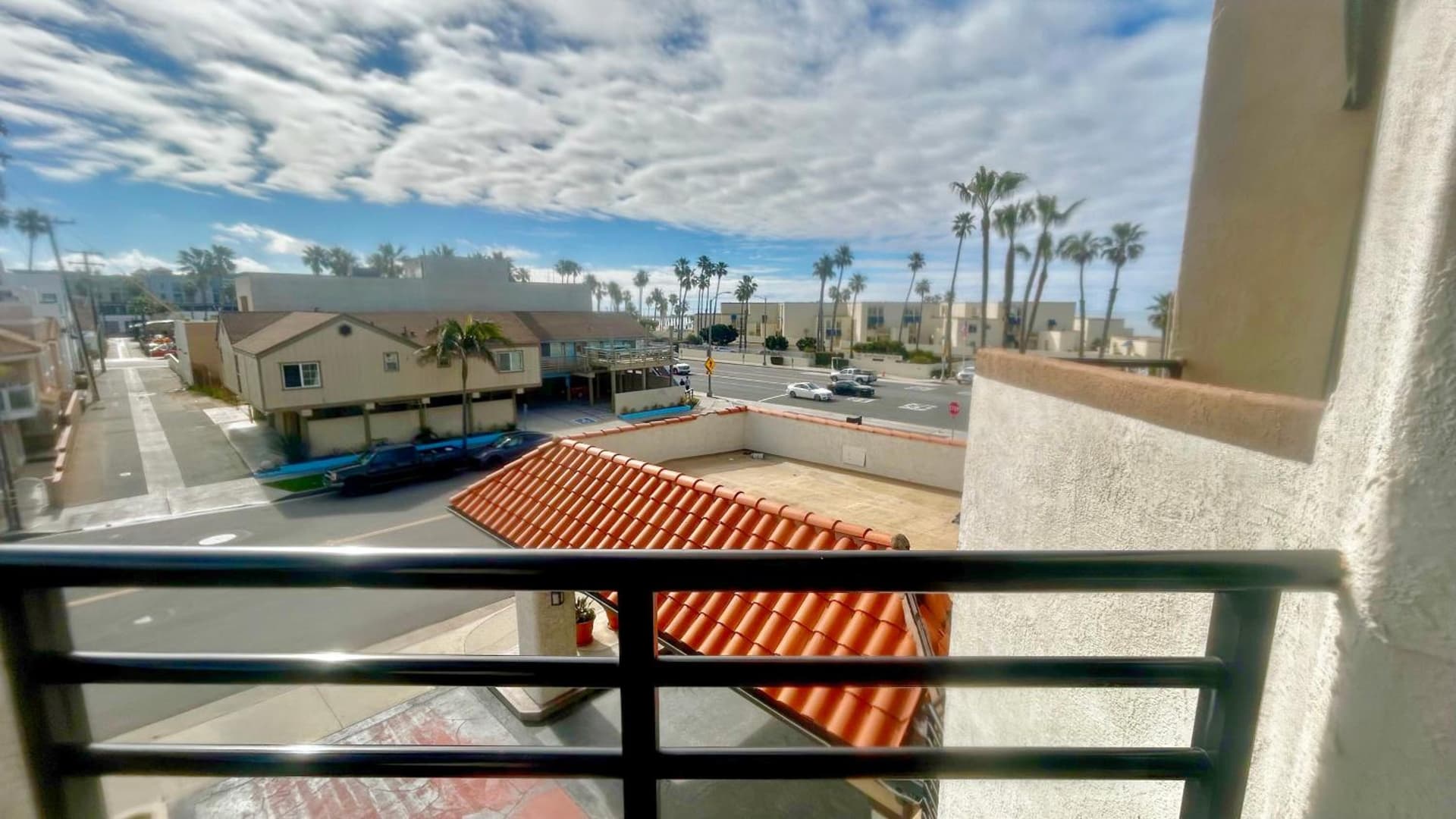 Huntington Beach Inn interior in Huntington Beach, CA — gallery photo 2