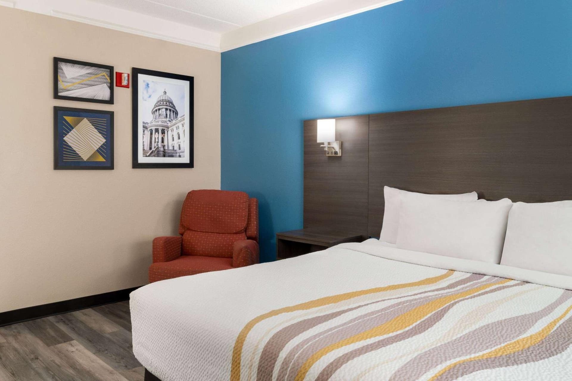 La Quinta by Wyndham Madison American Center gallery photo in Madison, WI — image 37